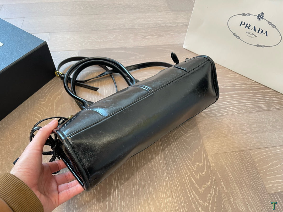 PRADA-689