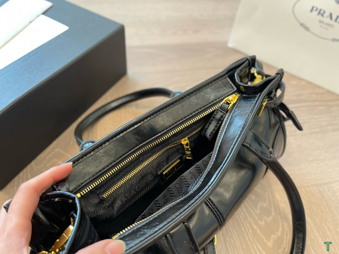 PRADA-689