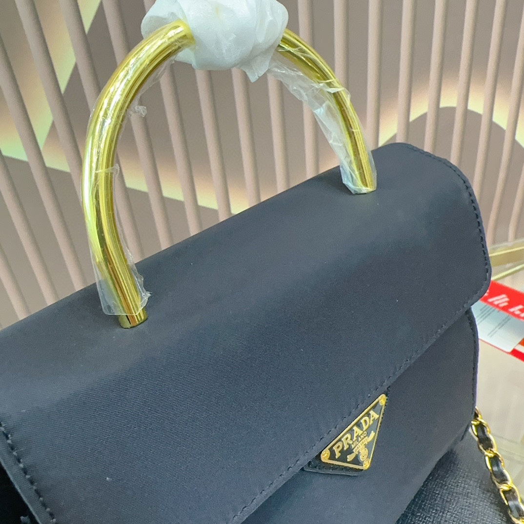 PRADA-586