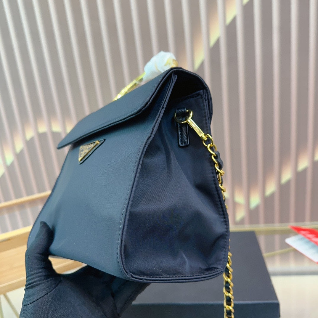 PRADA-586