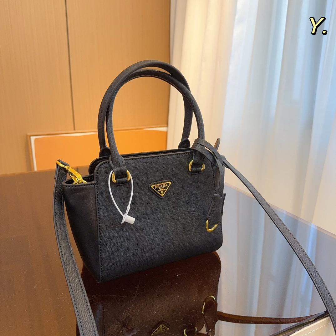 PRADA-672
