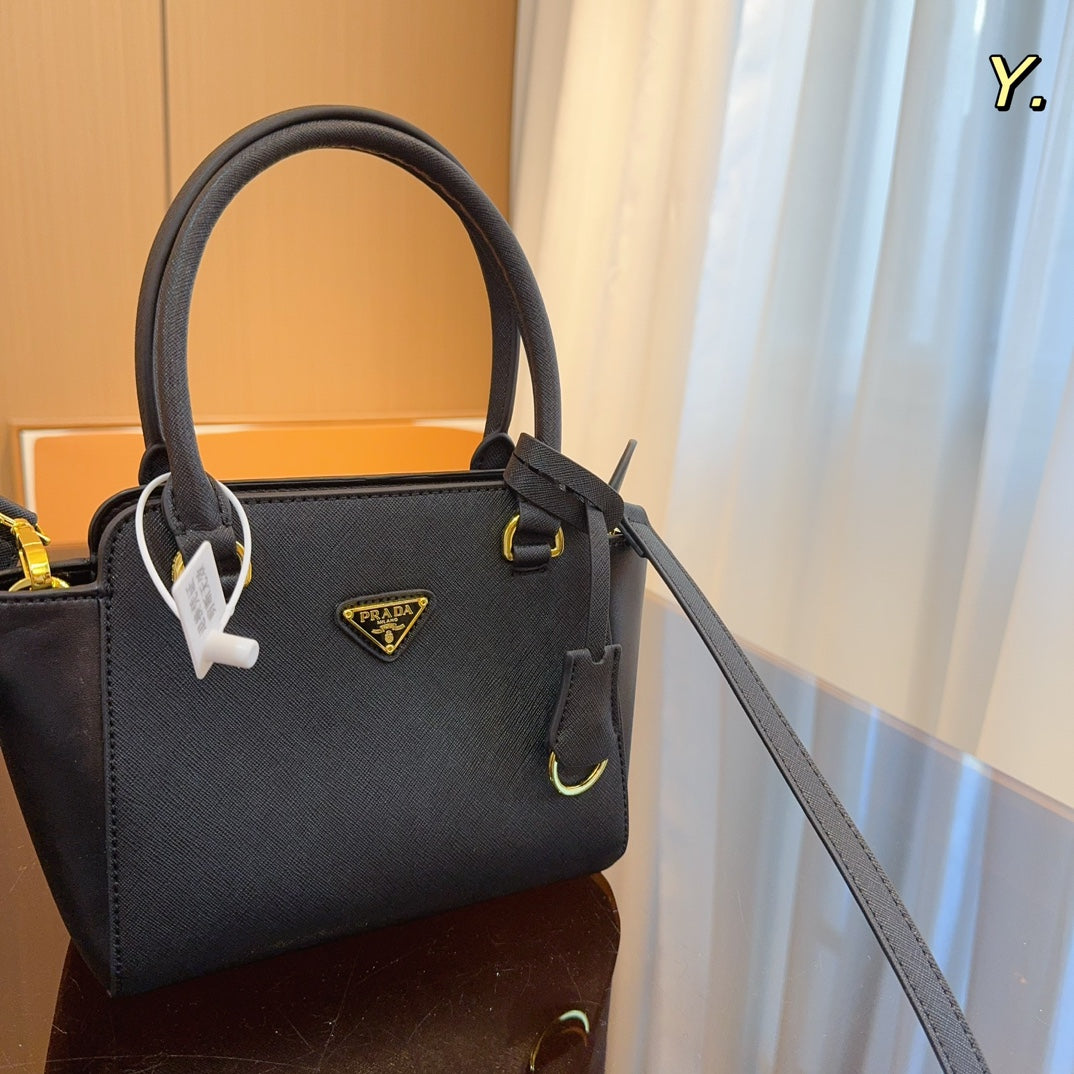 PRADA-672