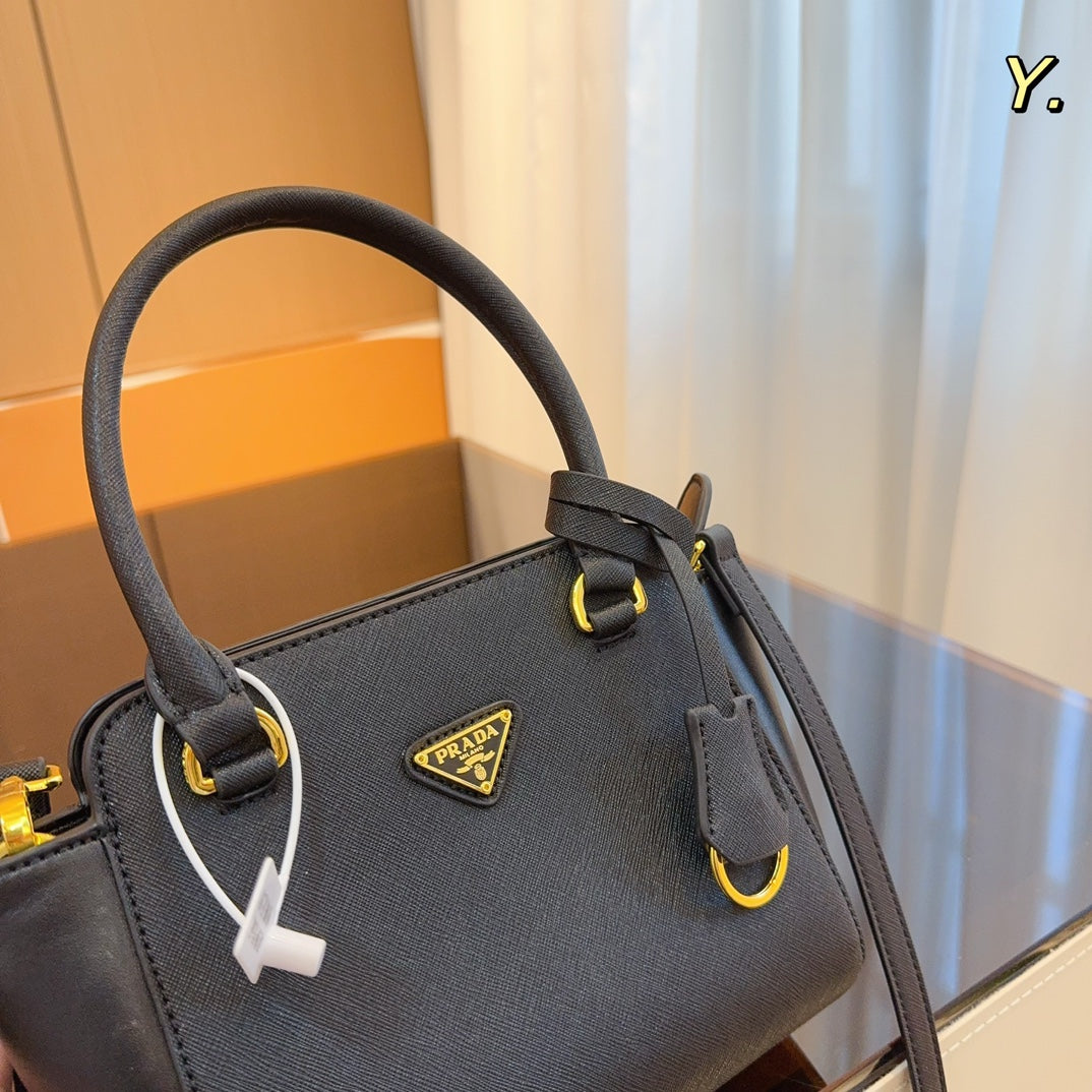 PRADA-672