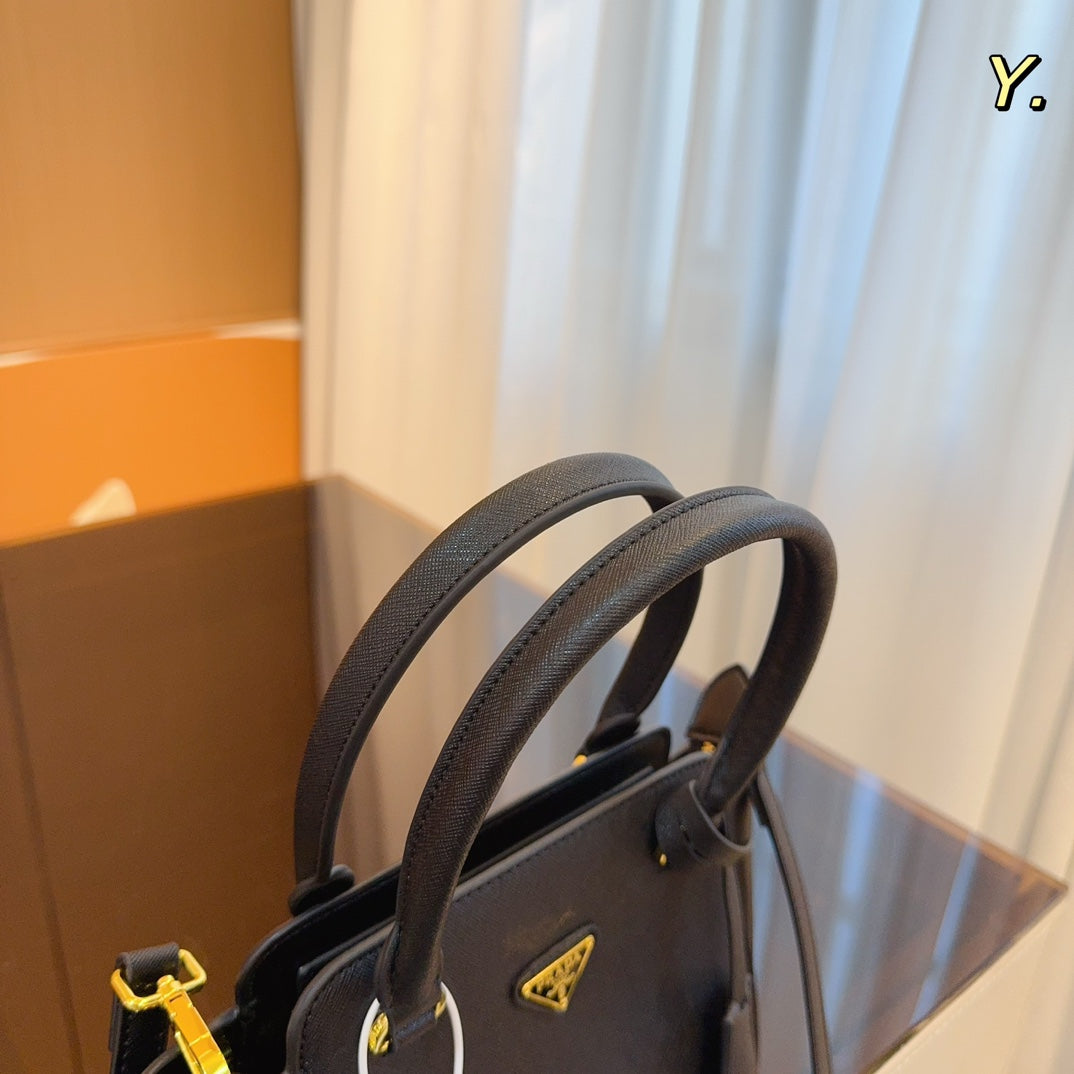PRADA-672