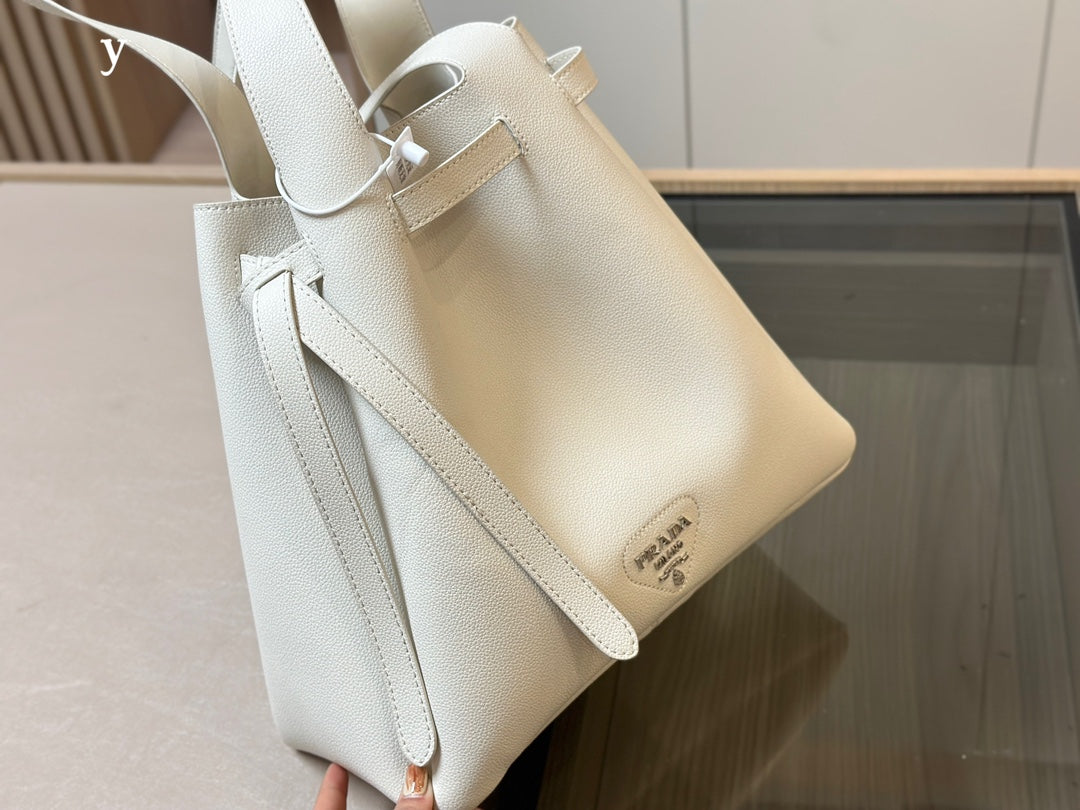 PRADA-750