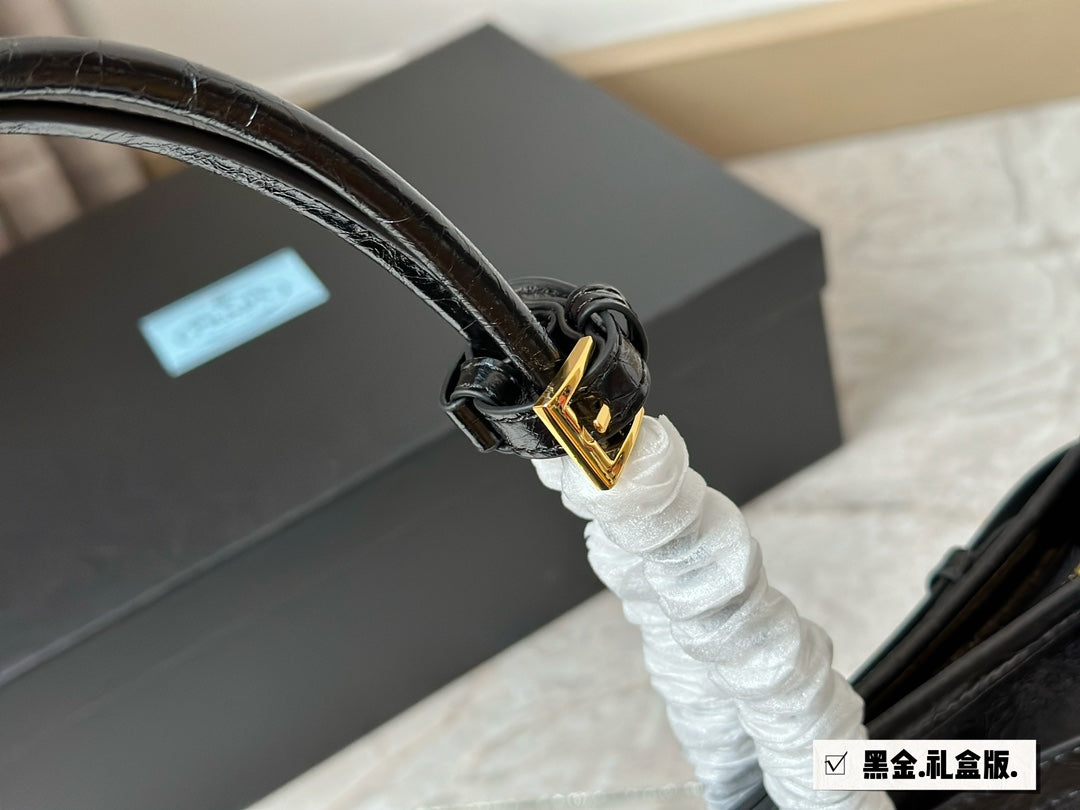 PRADA-739