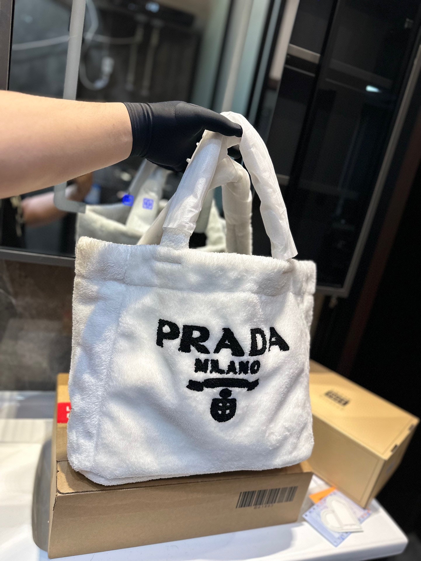PRADA-553