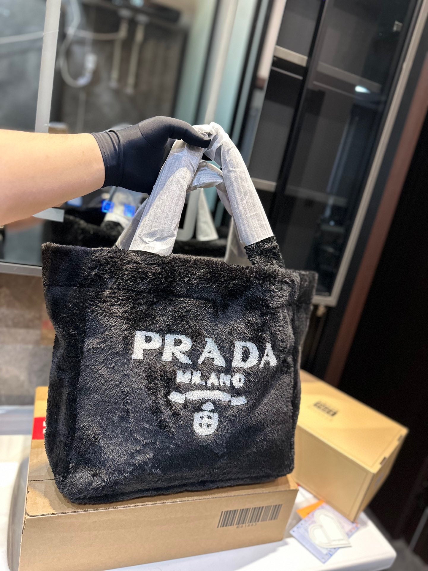 PRADA-553