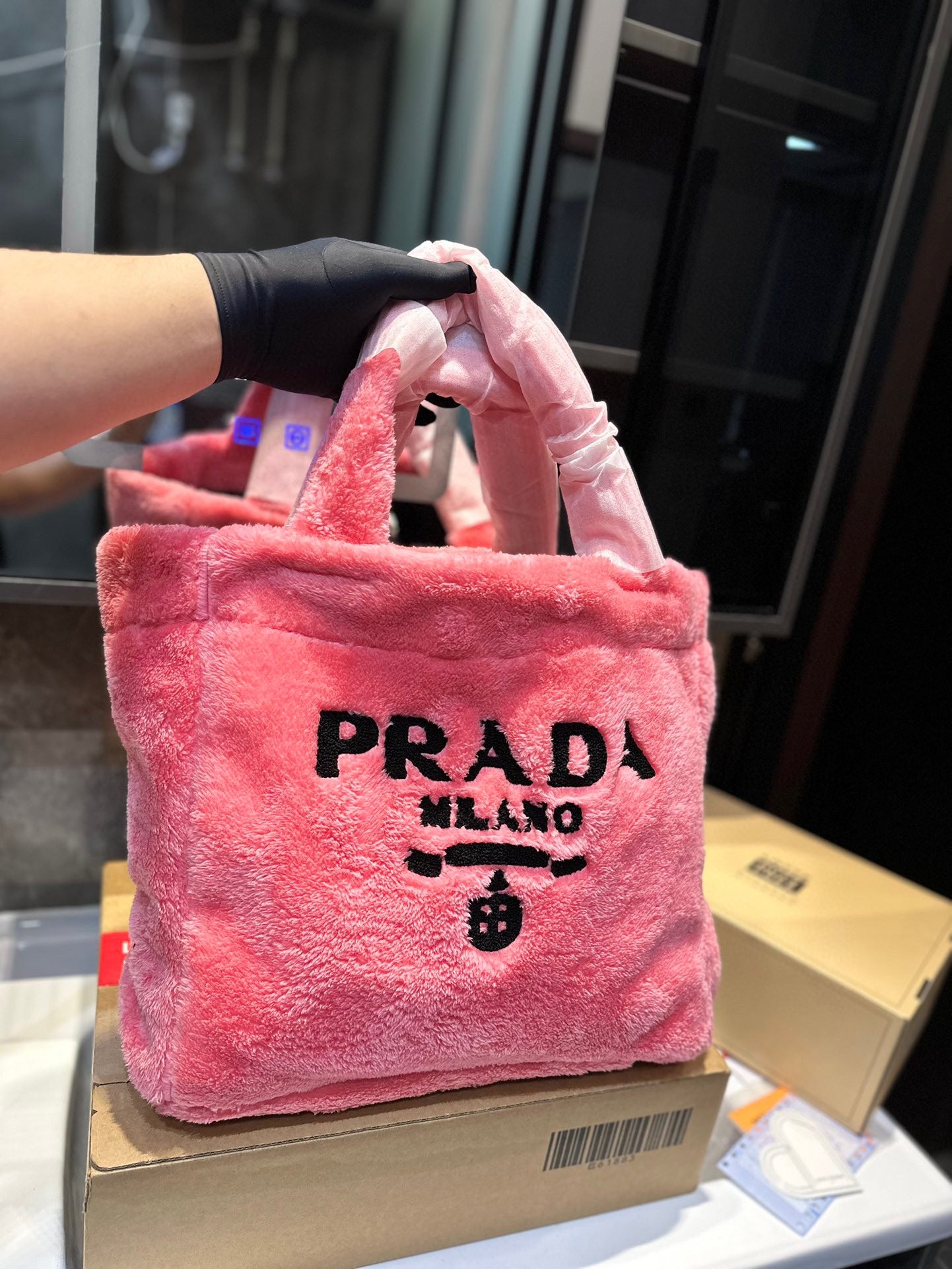PRADA-553