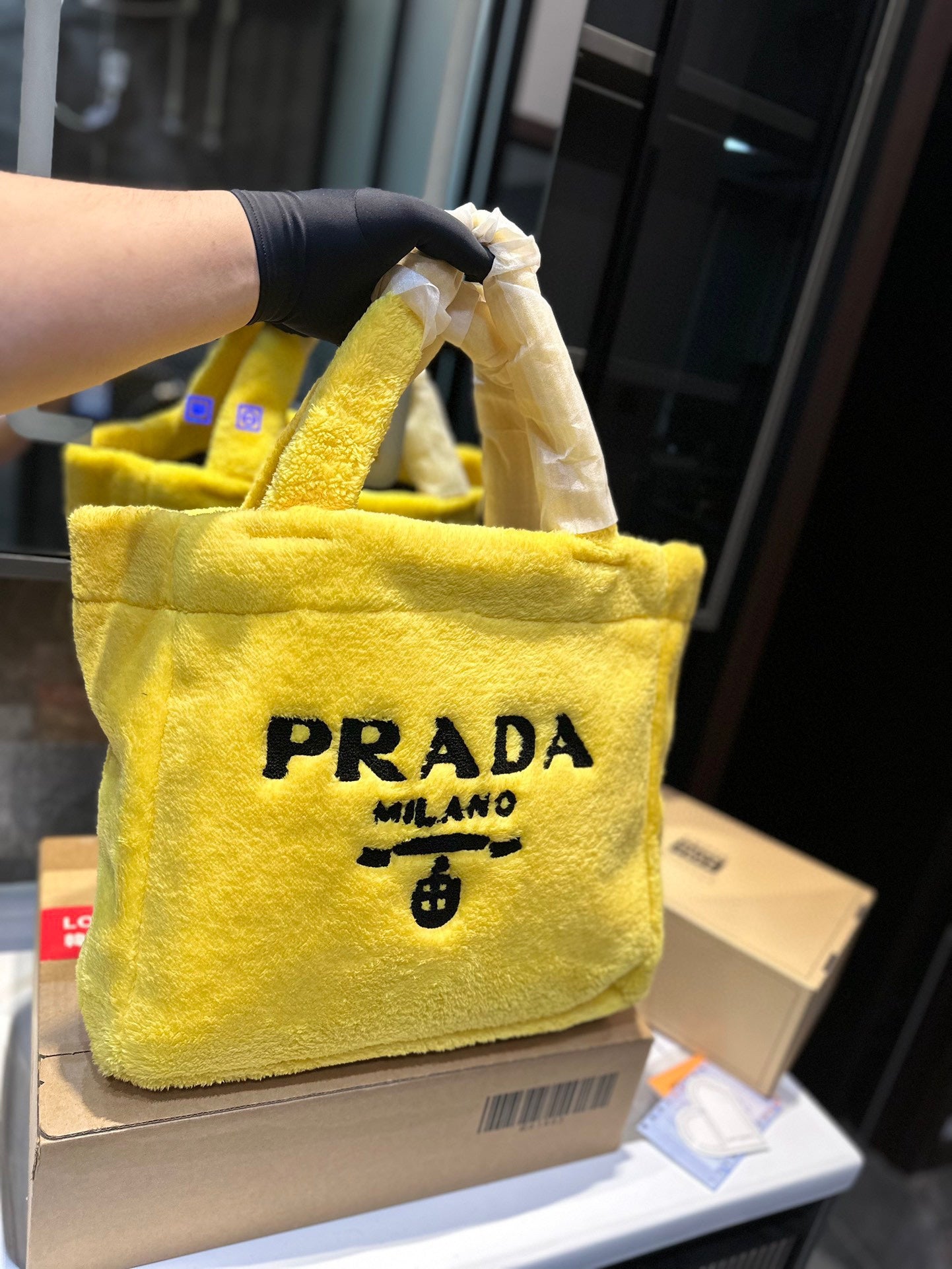 PRADA-553