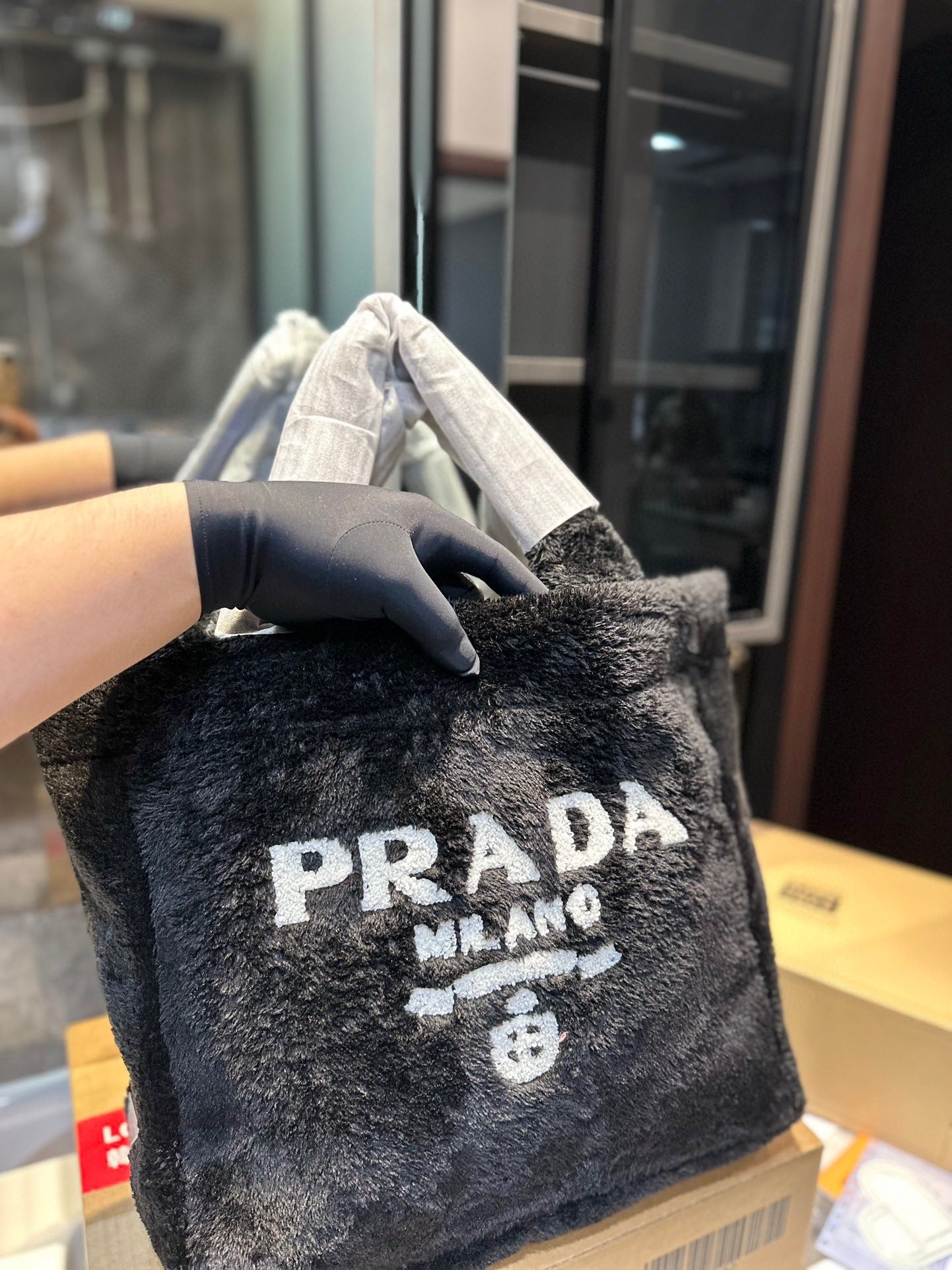 PRADA-553