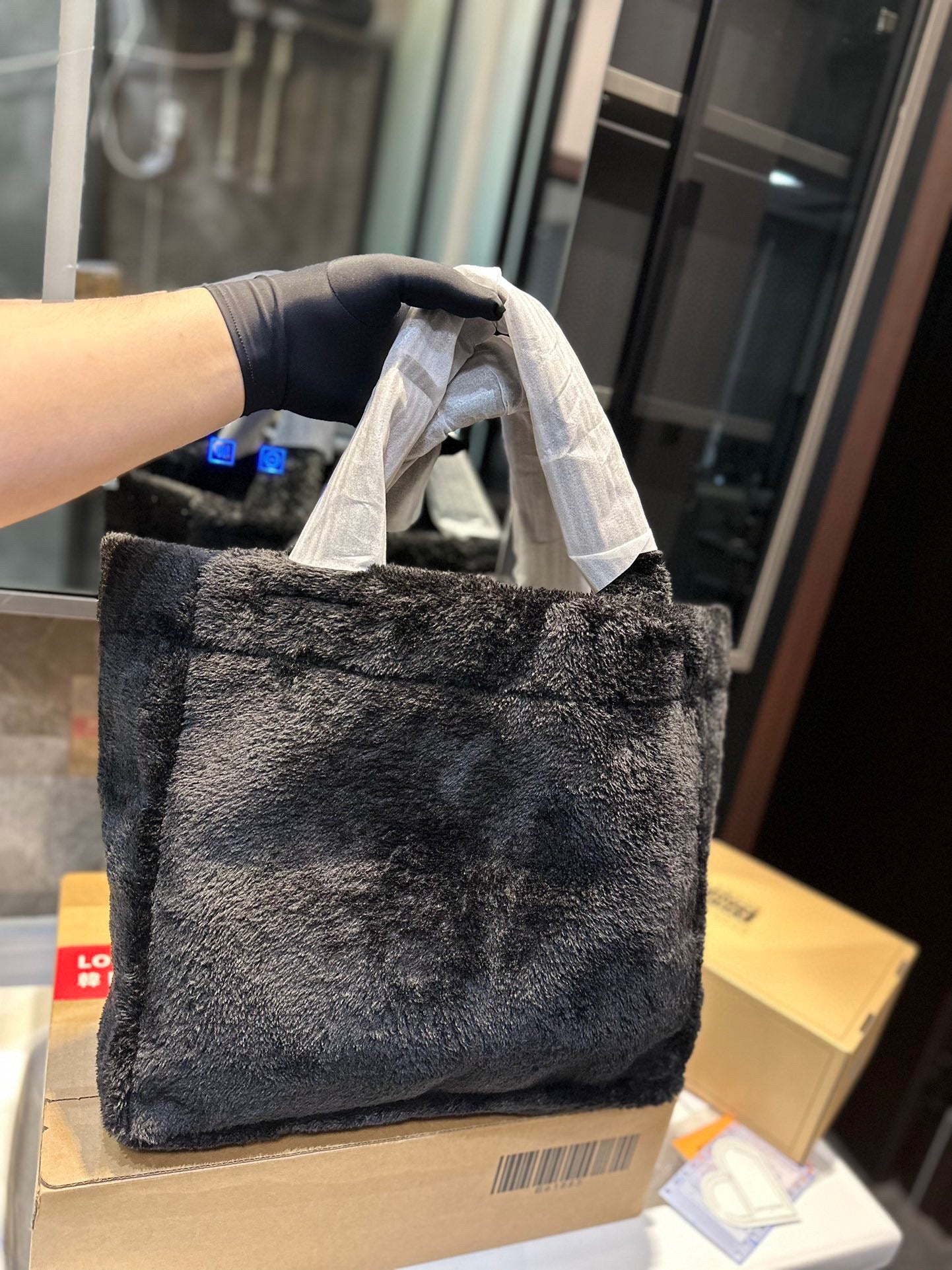 PRADA-553