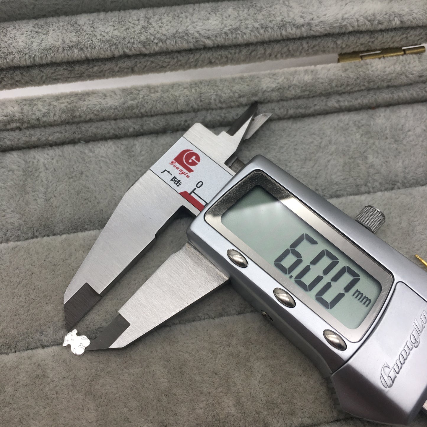 311001433