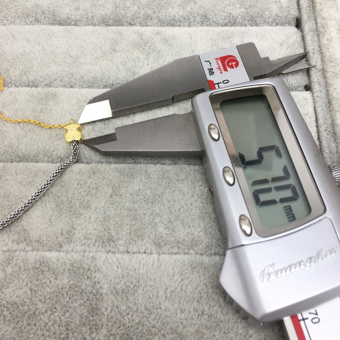 613102000