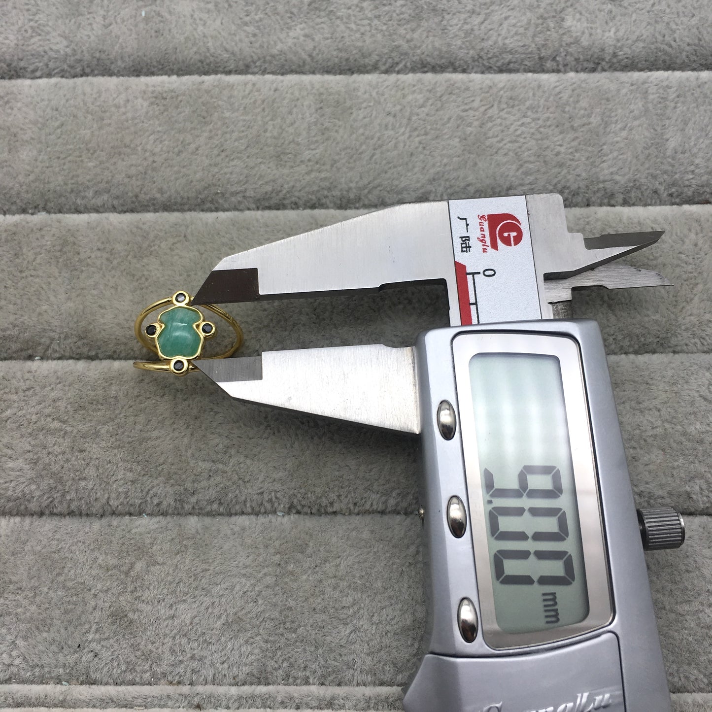 815435550