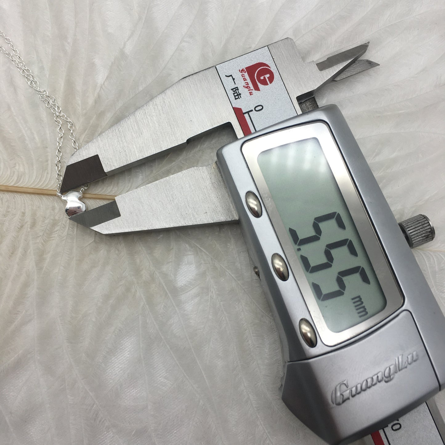 018172560