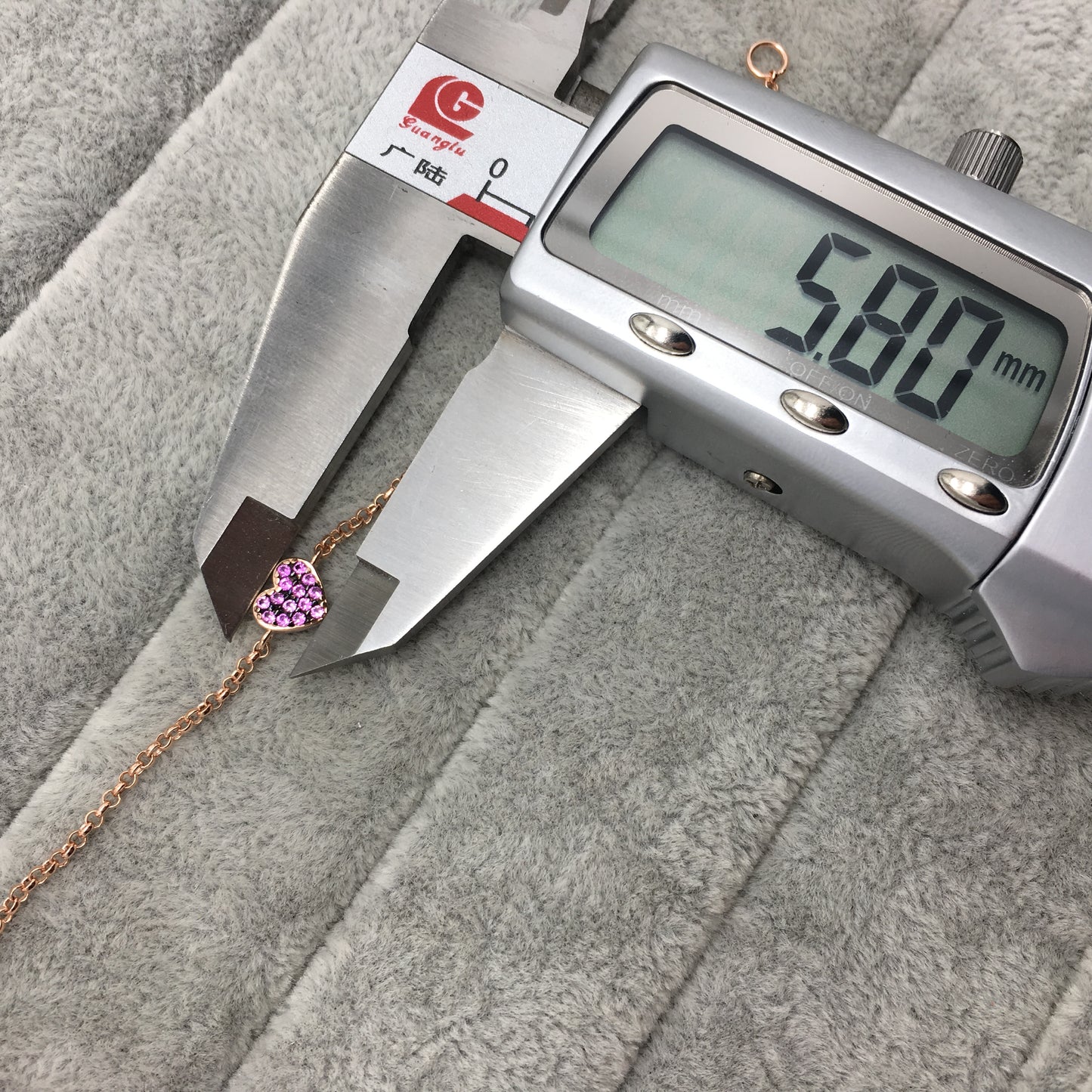 915301620