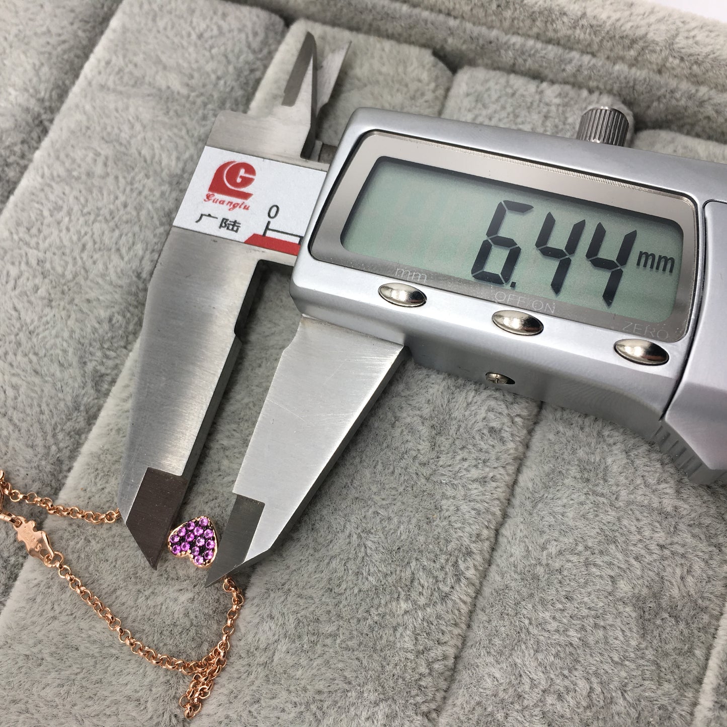 915301620