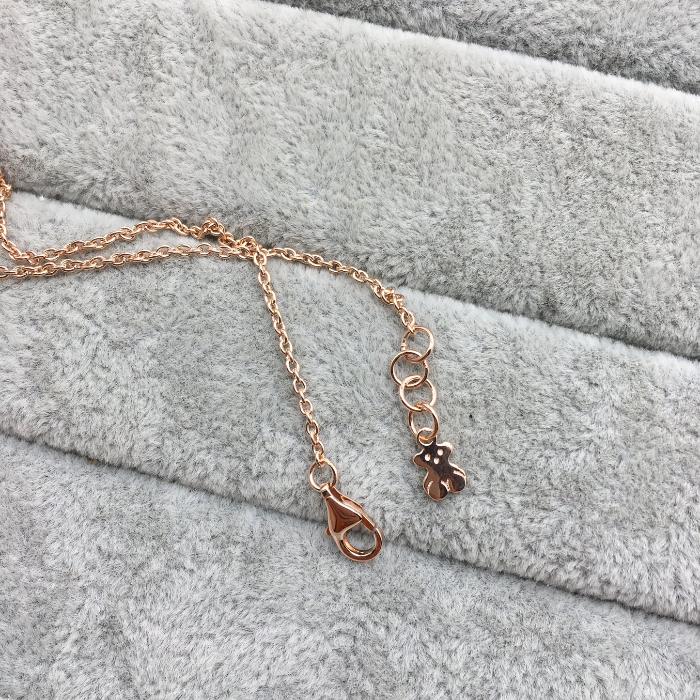 915301610