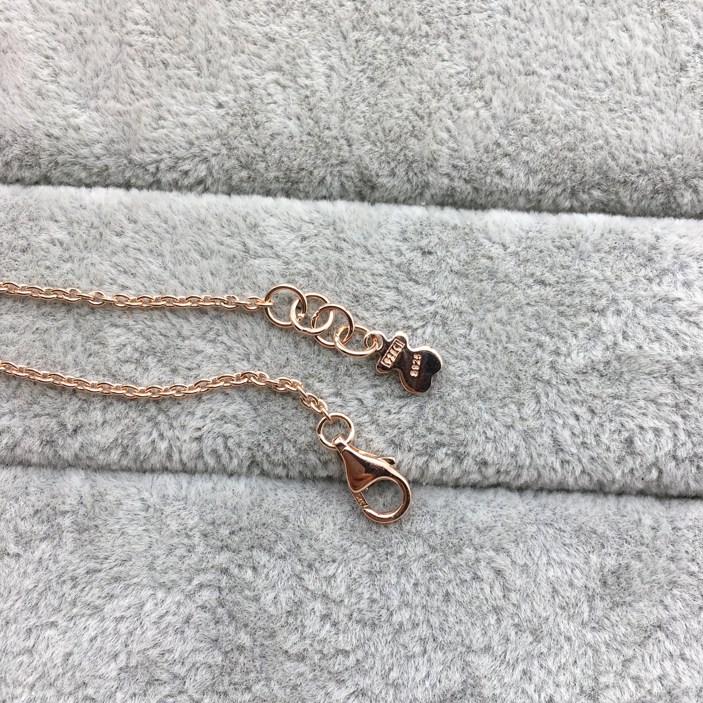 915301610