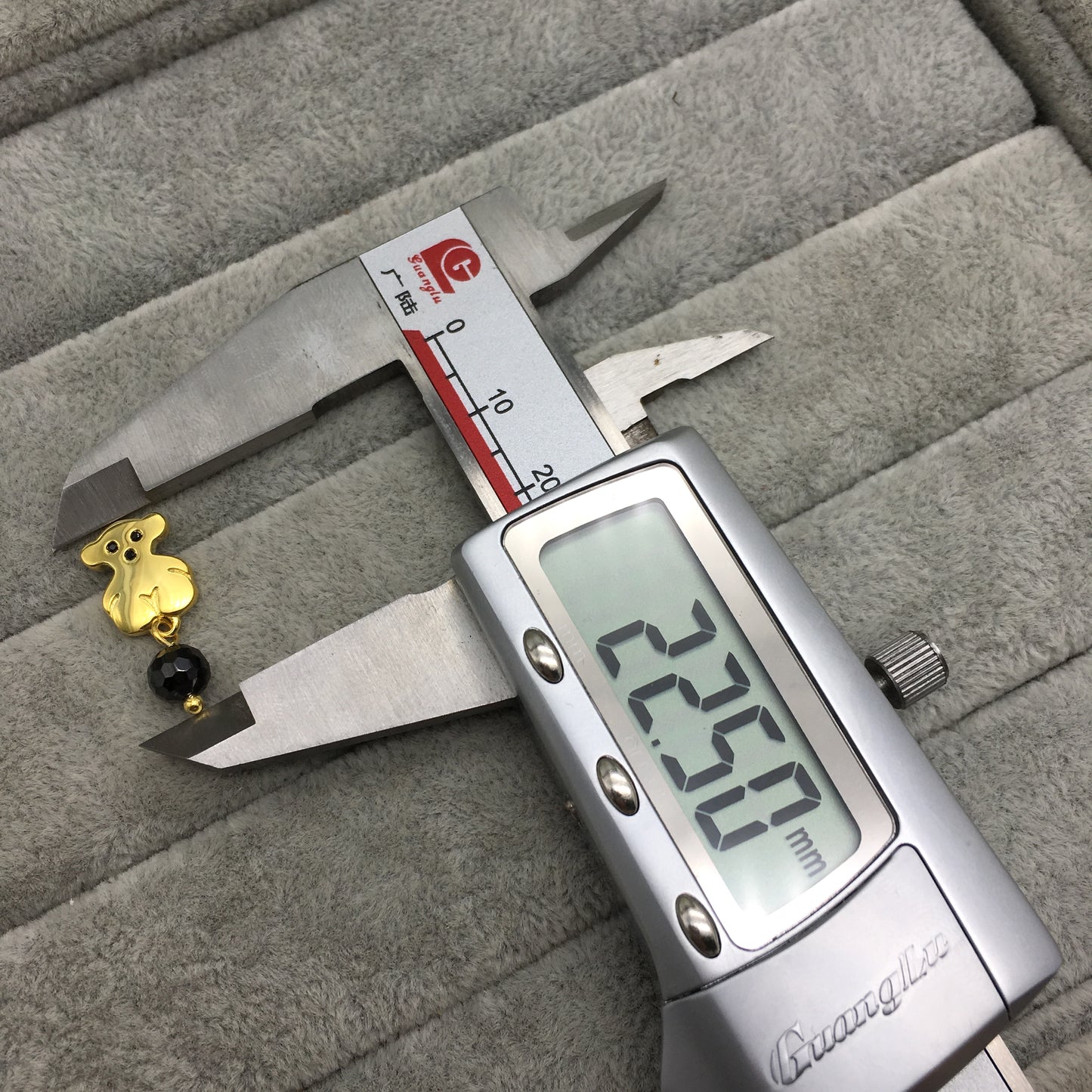 415903540