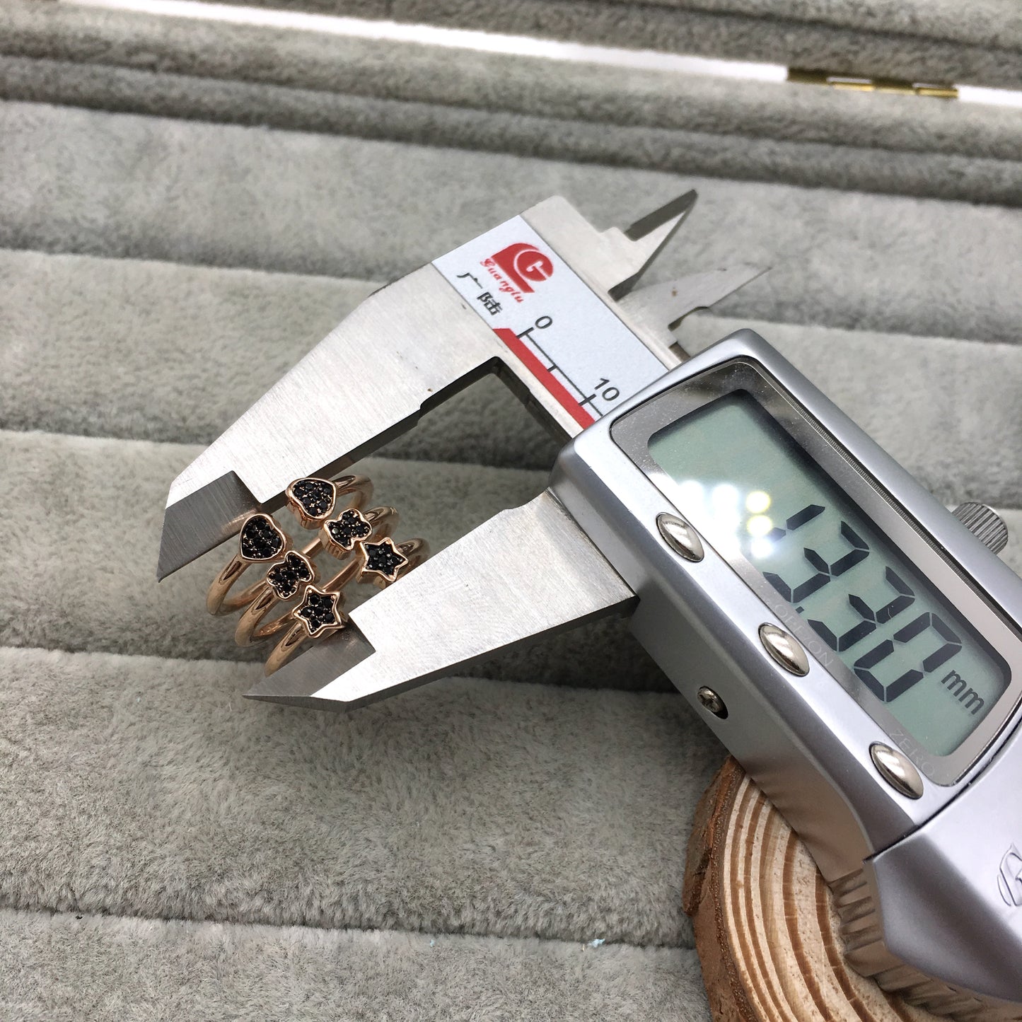 914935520