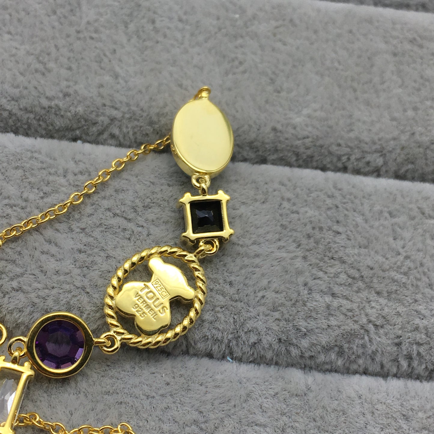 712321560