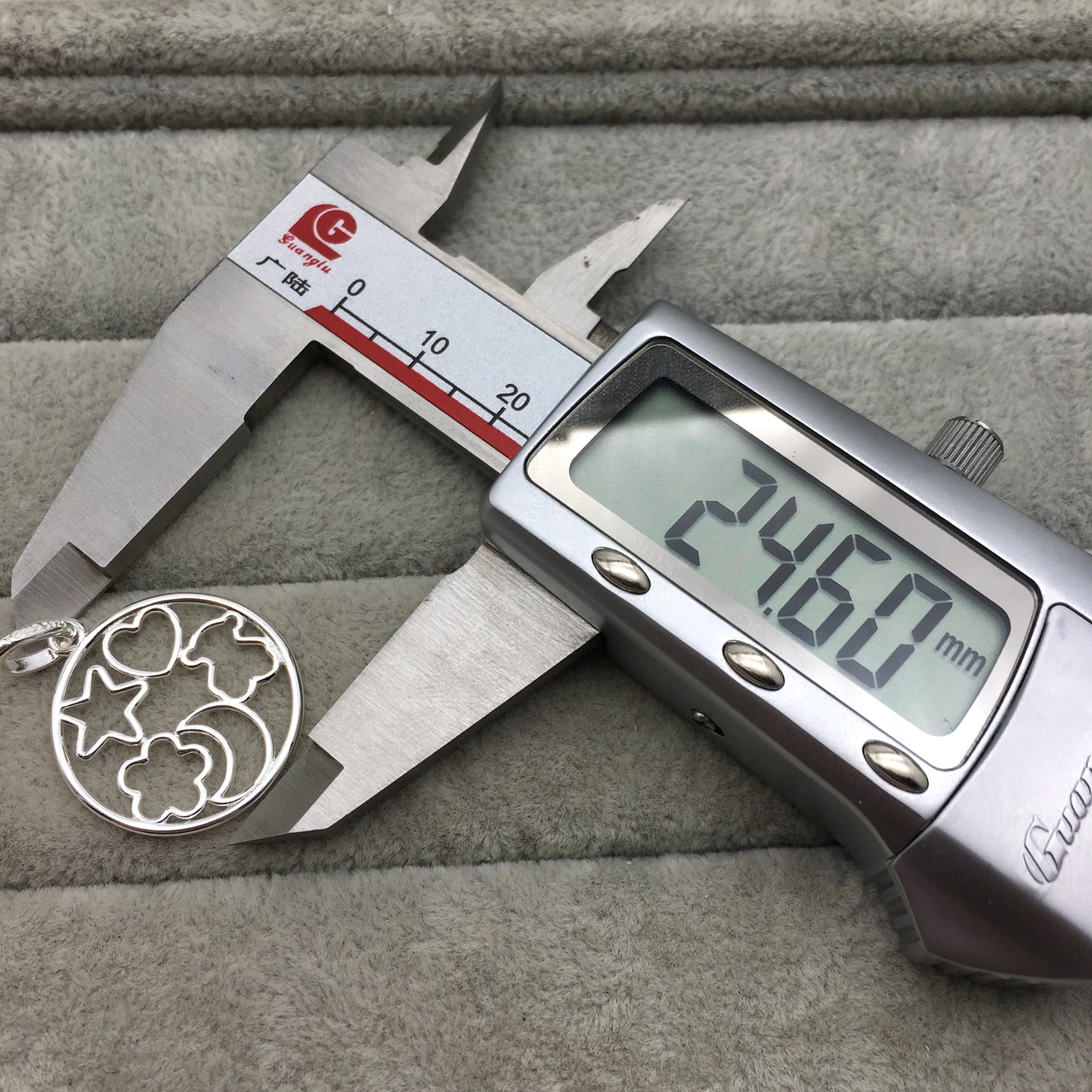 913564500