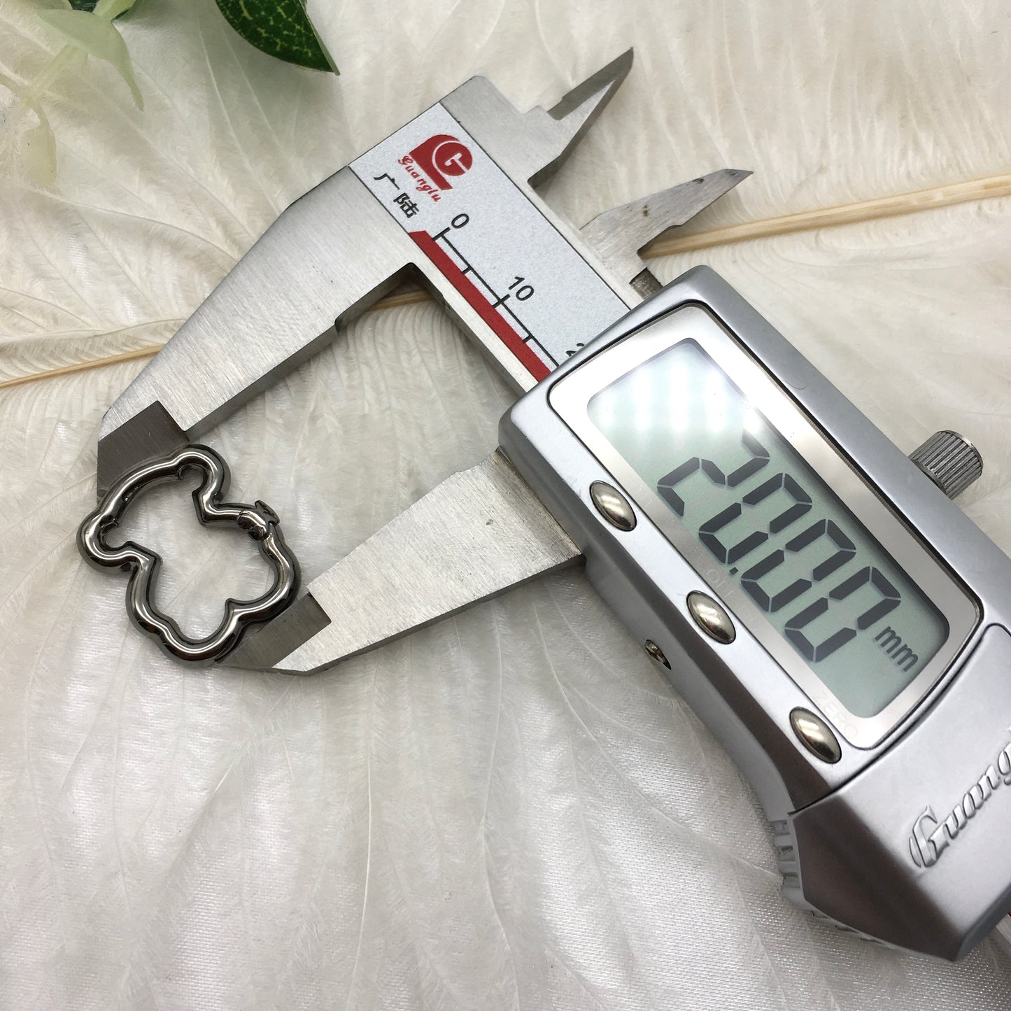 012346570-2CM
