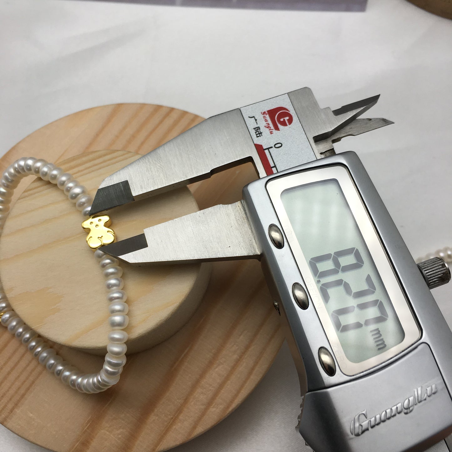 15911000