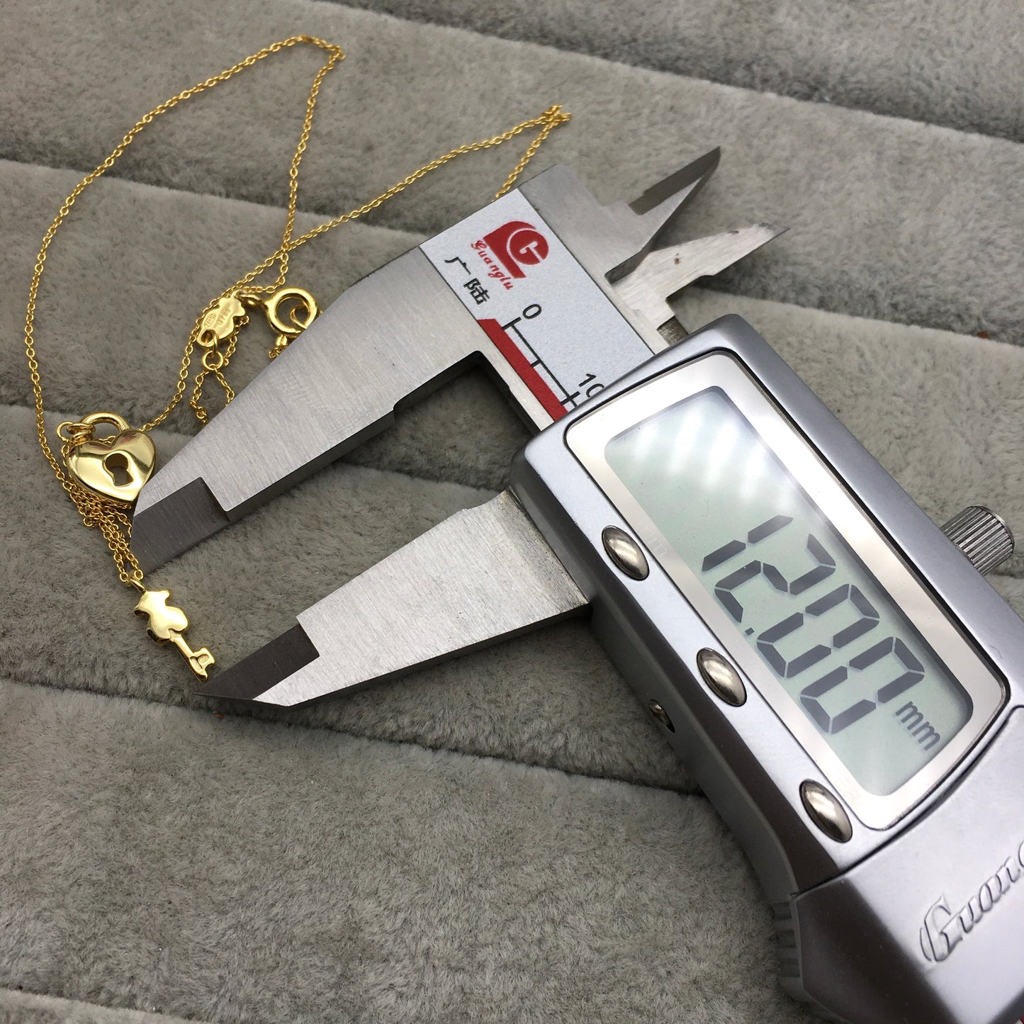 15302000