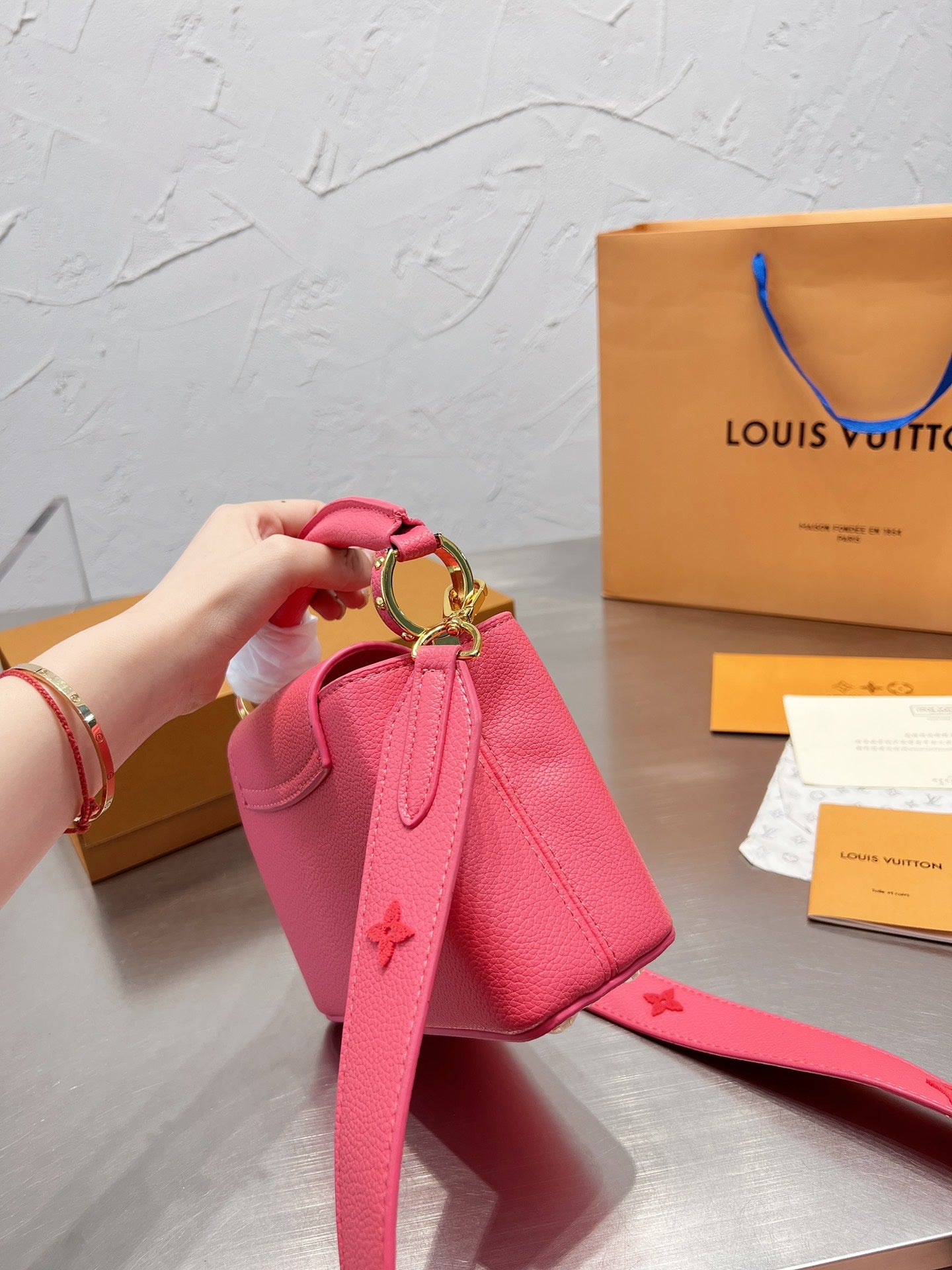LV-BAG327