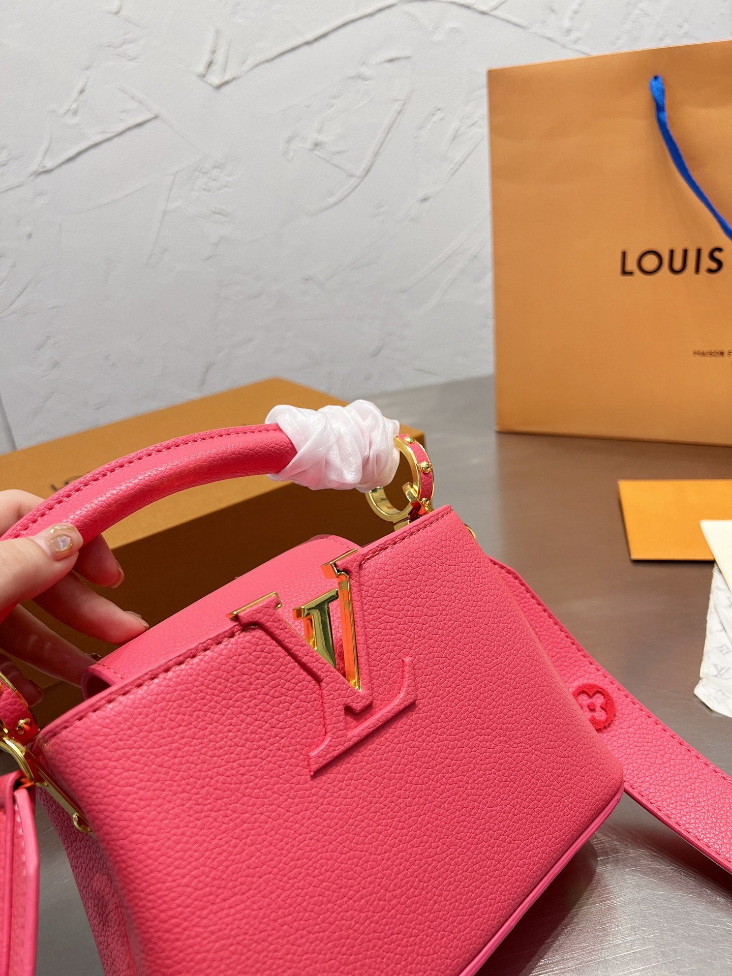 LV-BAG327