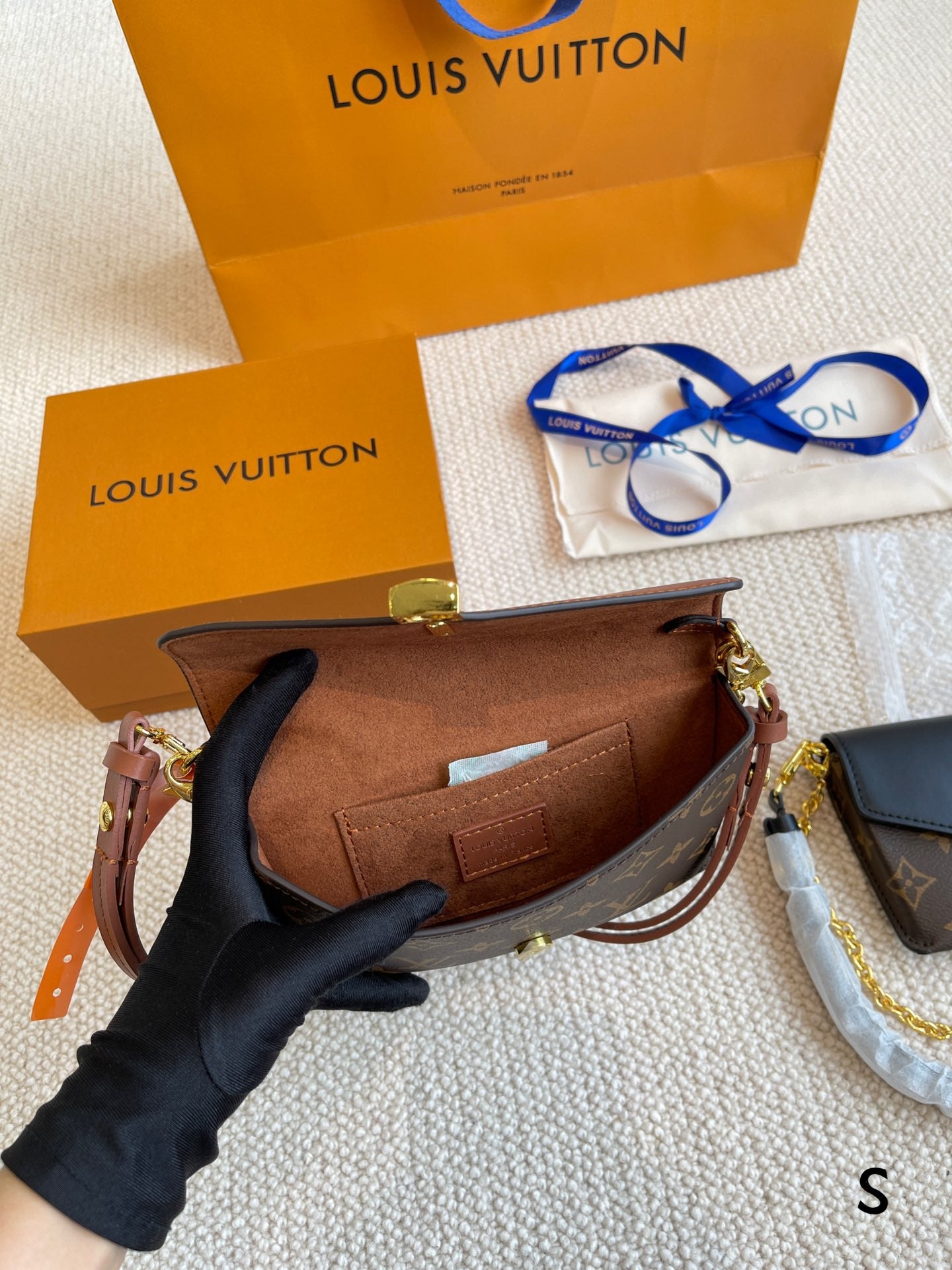 LV-BAG351