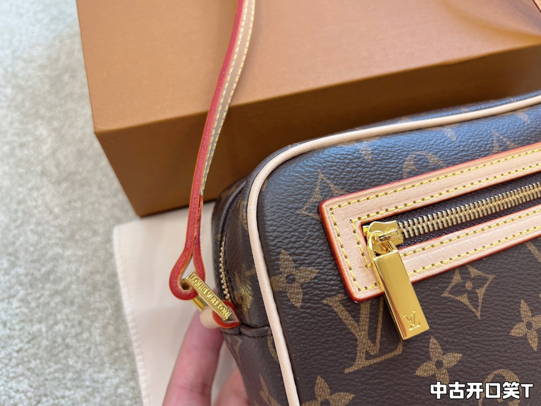 LV-BAG382