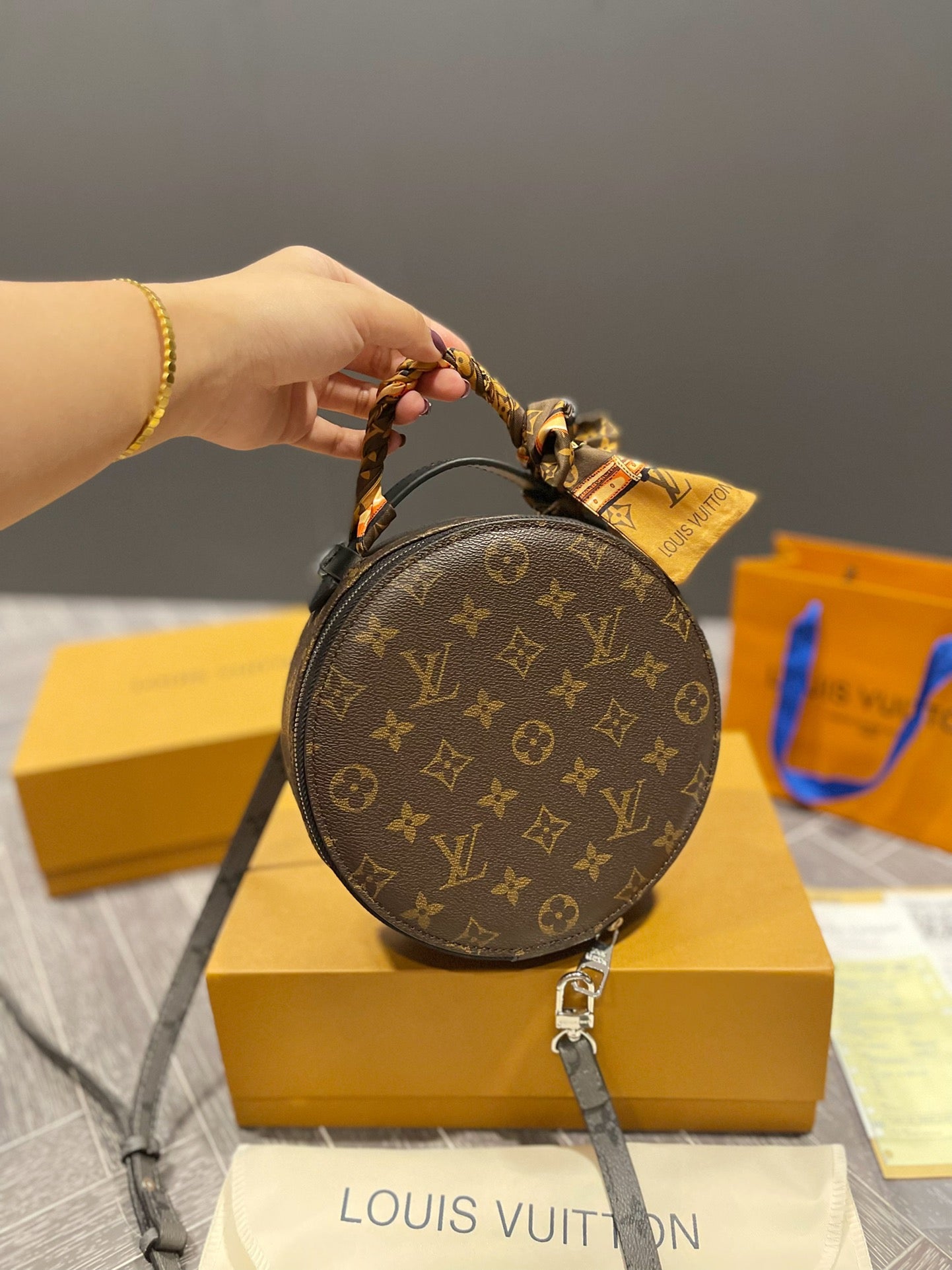 LV-BAG374
