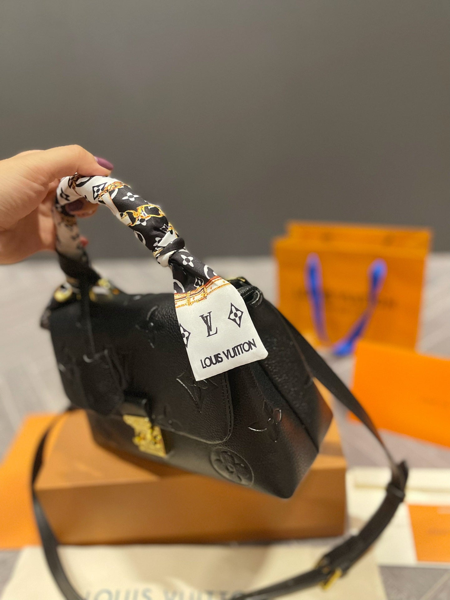 LV-BAG412