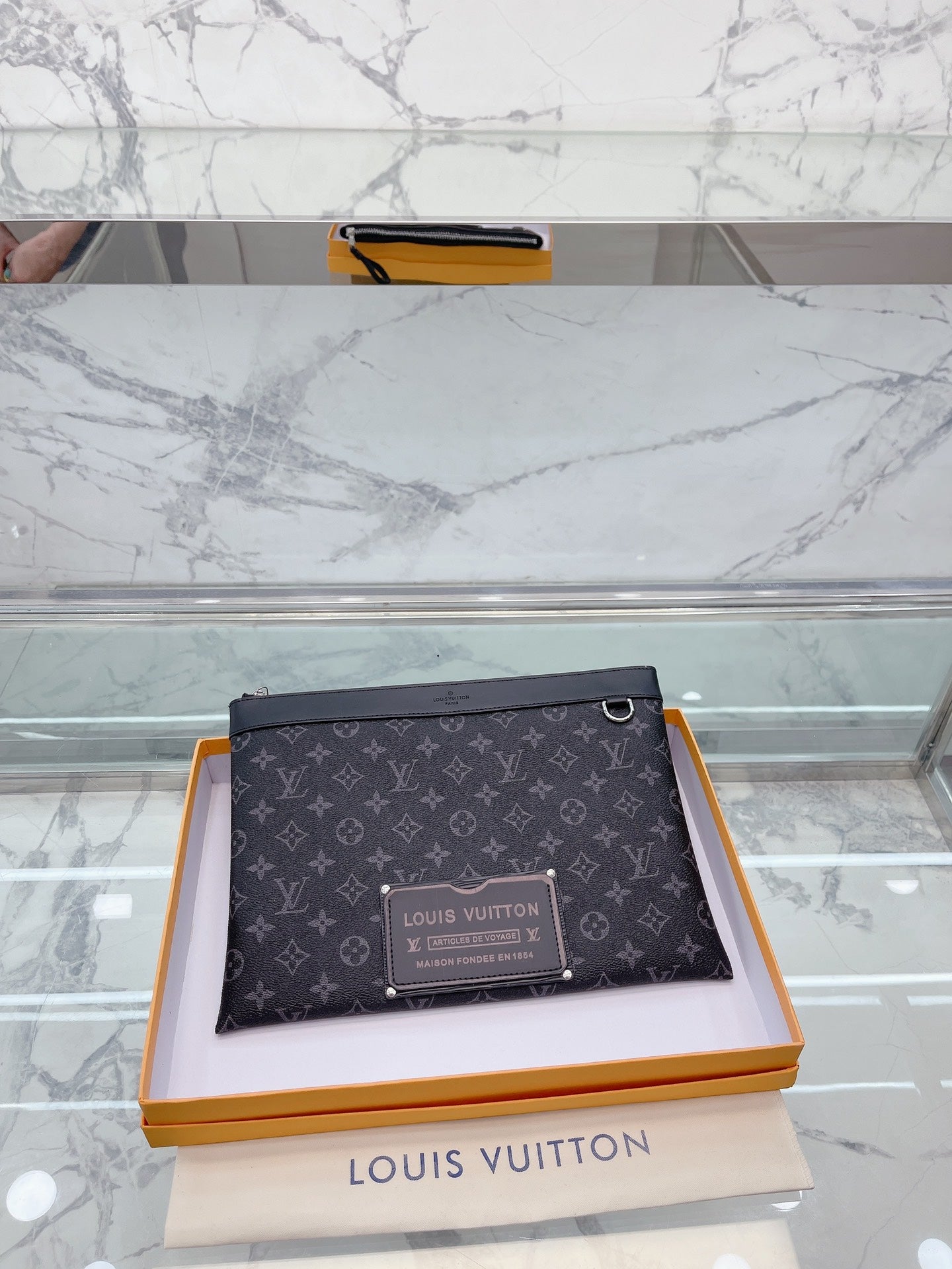 LV-BAG470