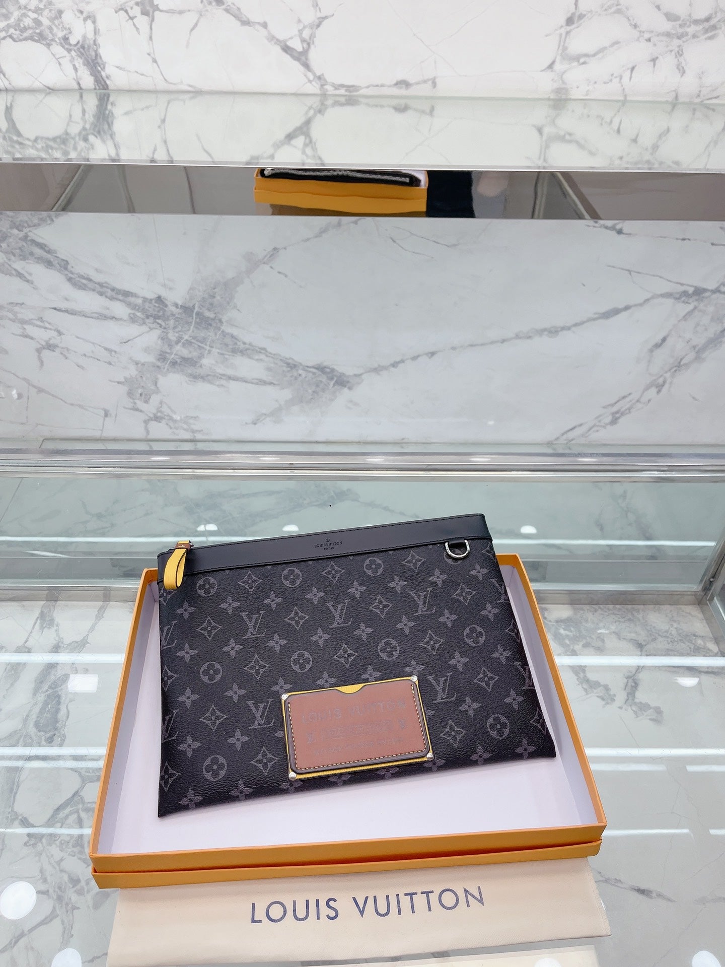 LV-BAG470