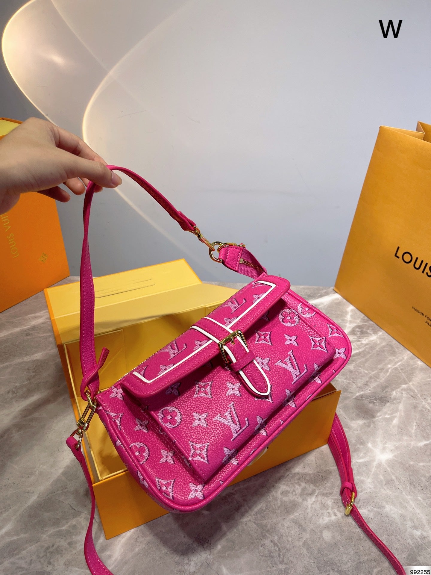 LV-BAG450
