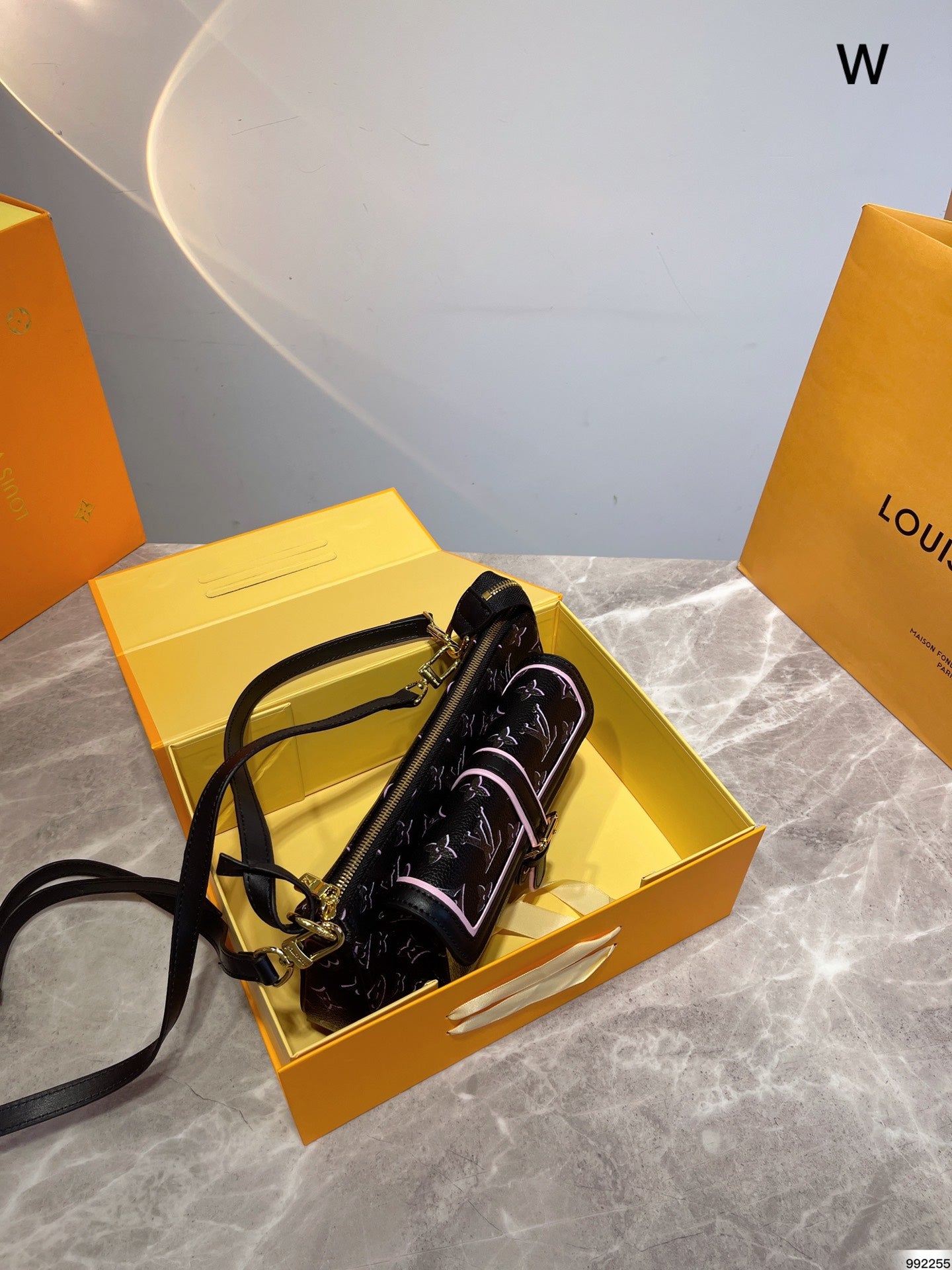 LV-BAG449