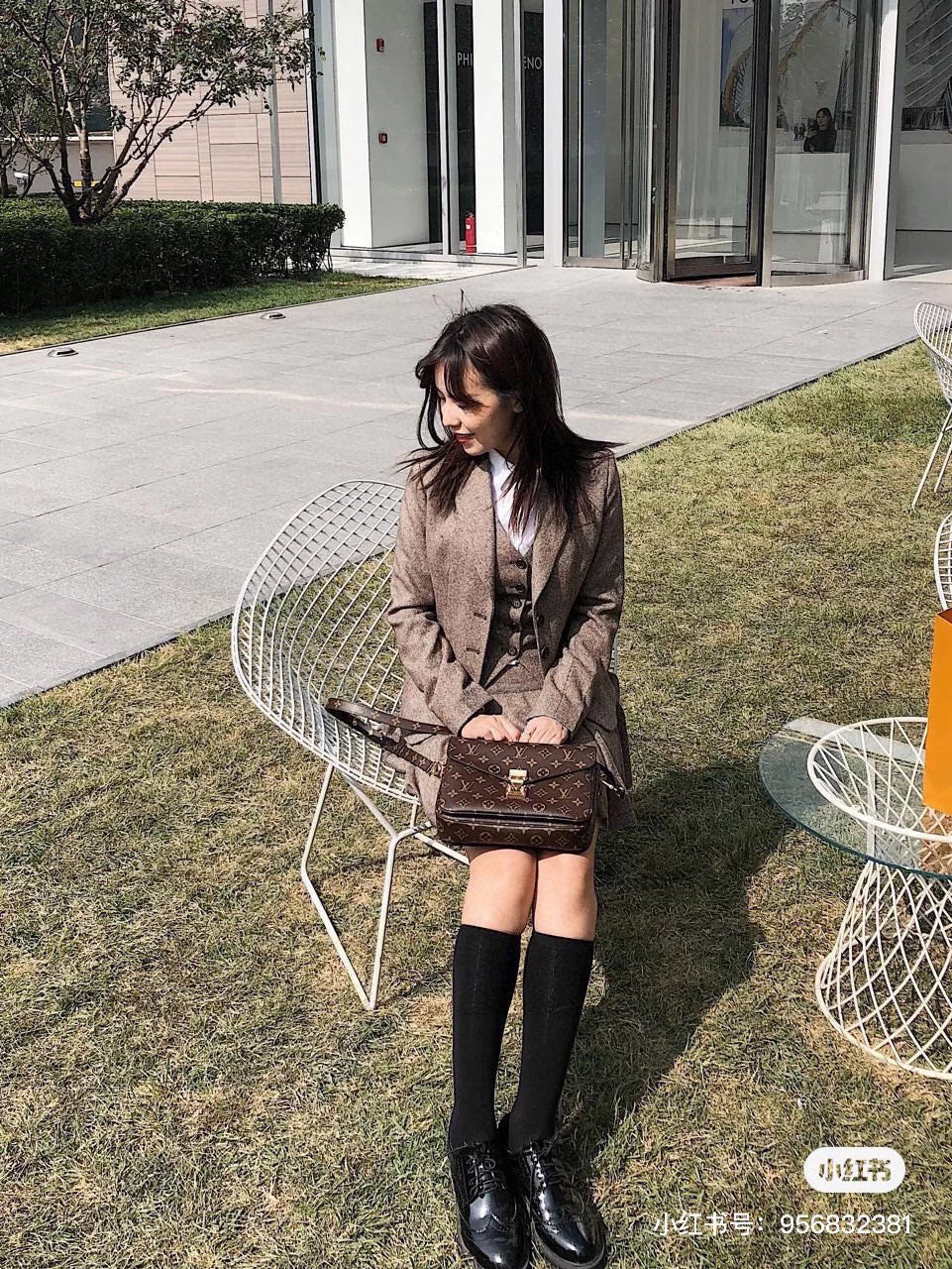 LV-BAG208