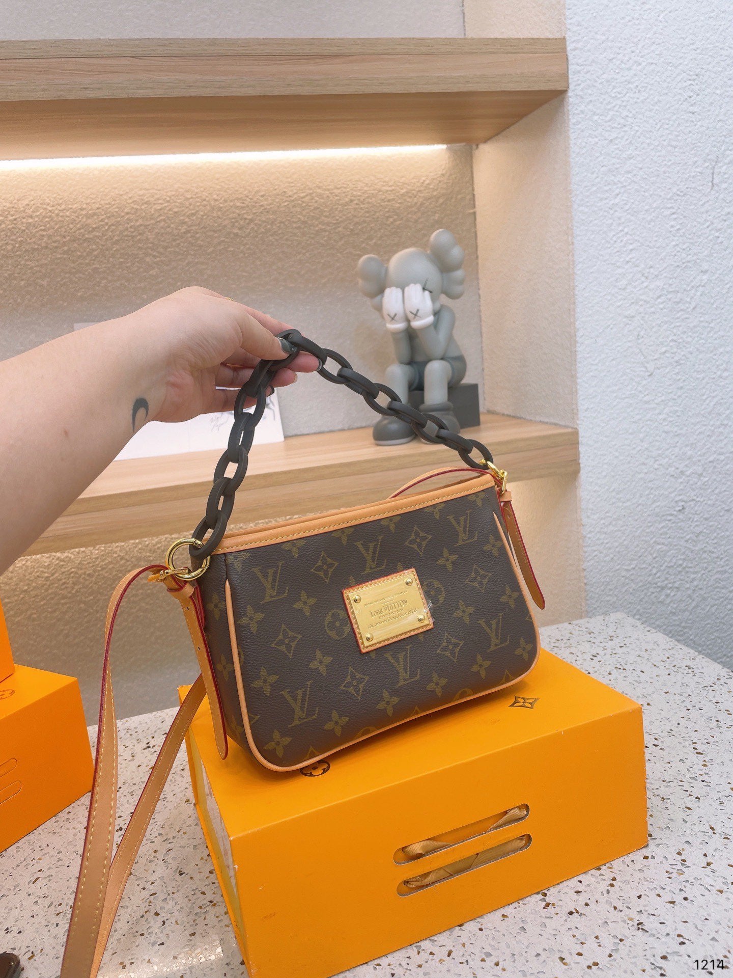 LV-BAG143
