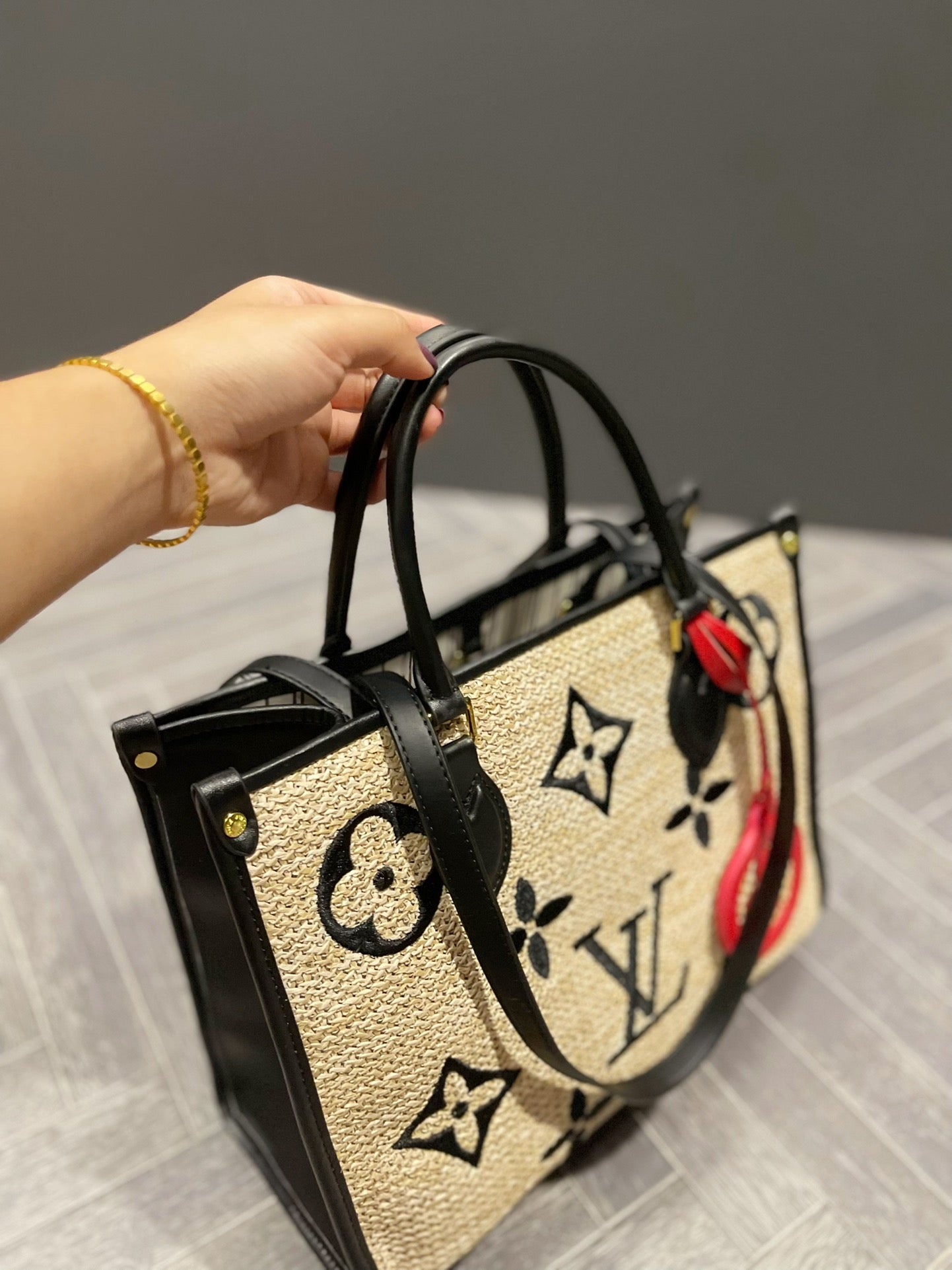 LV-BAG165