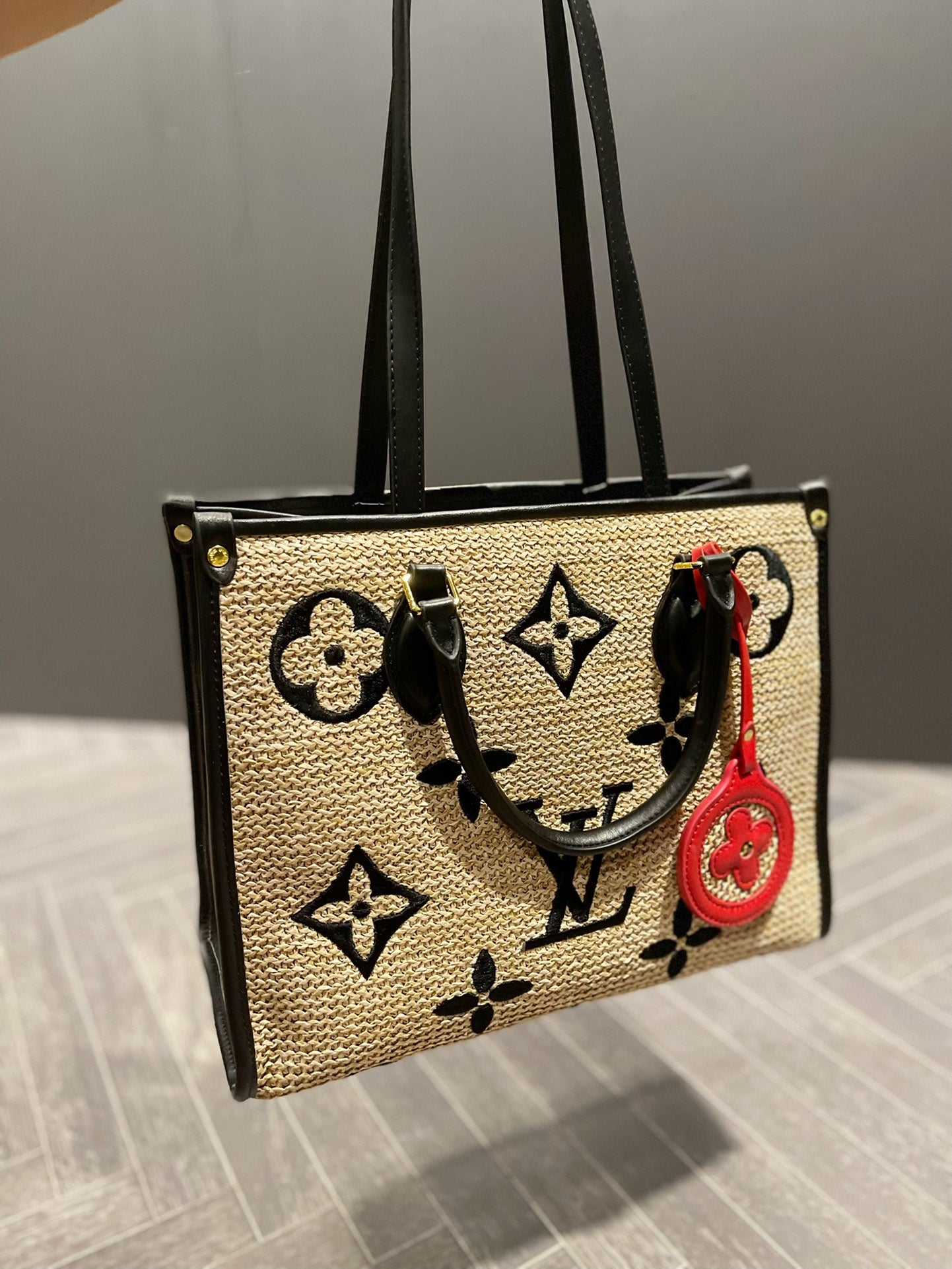 LV-BAG165