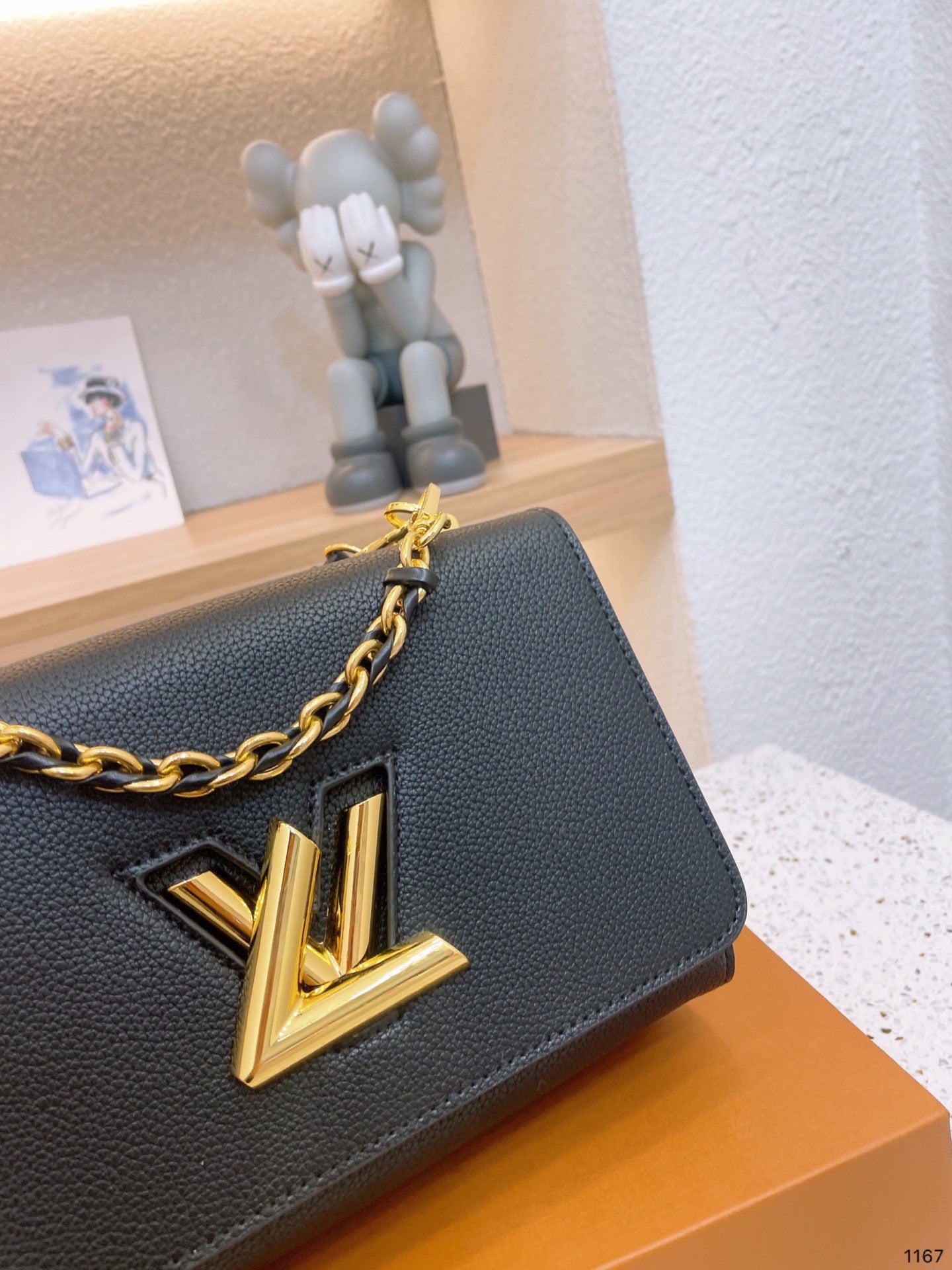 LV-BAG223