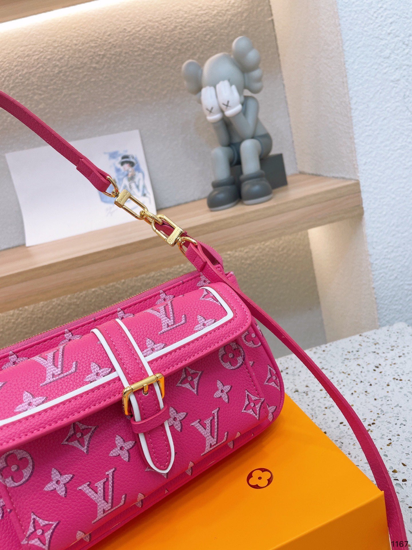 LV-BAG221