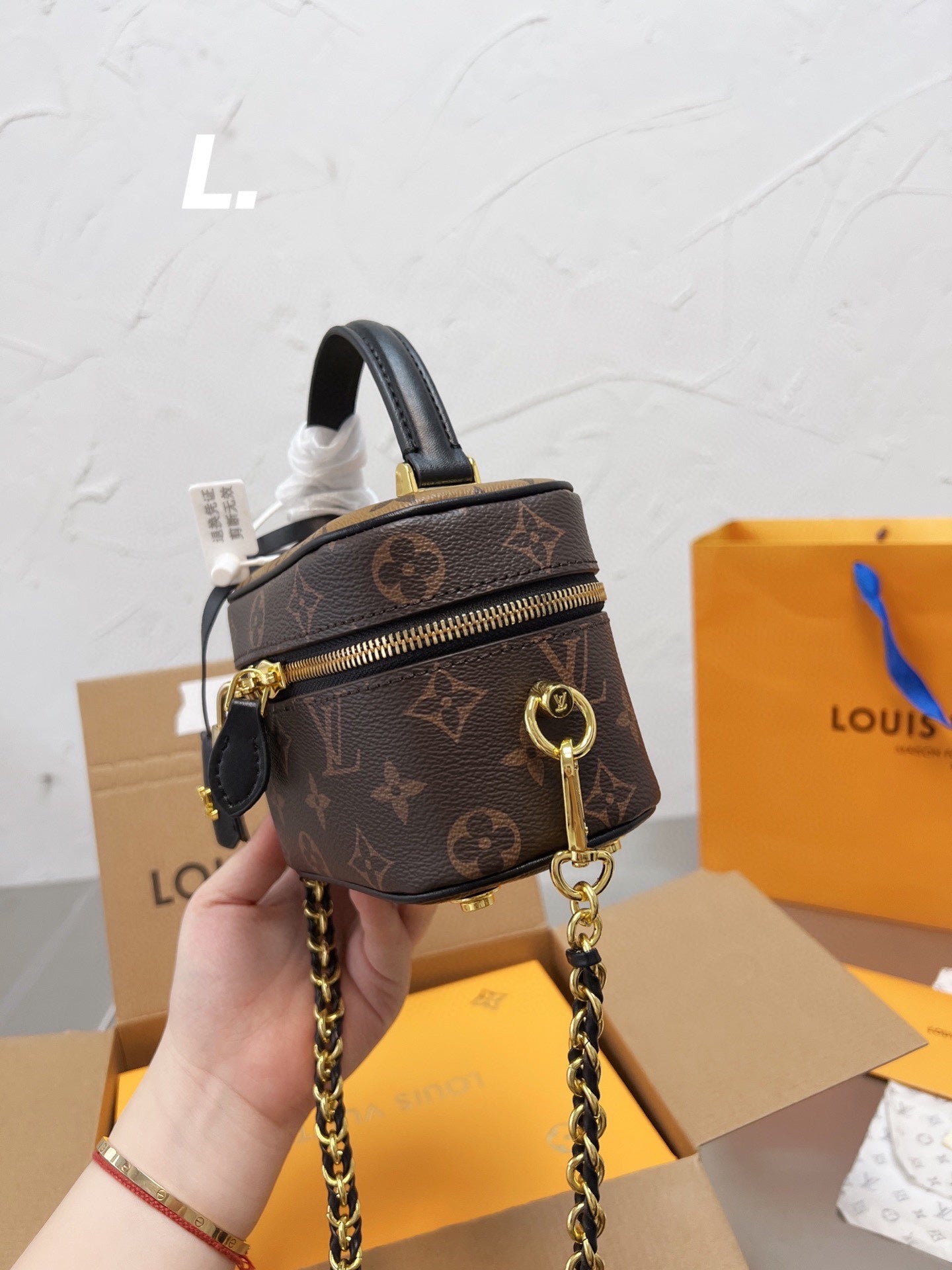 LV-BAG071