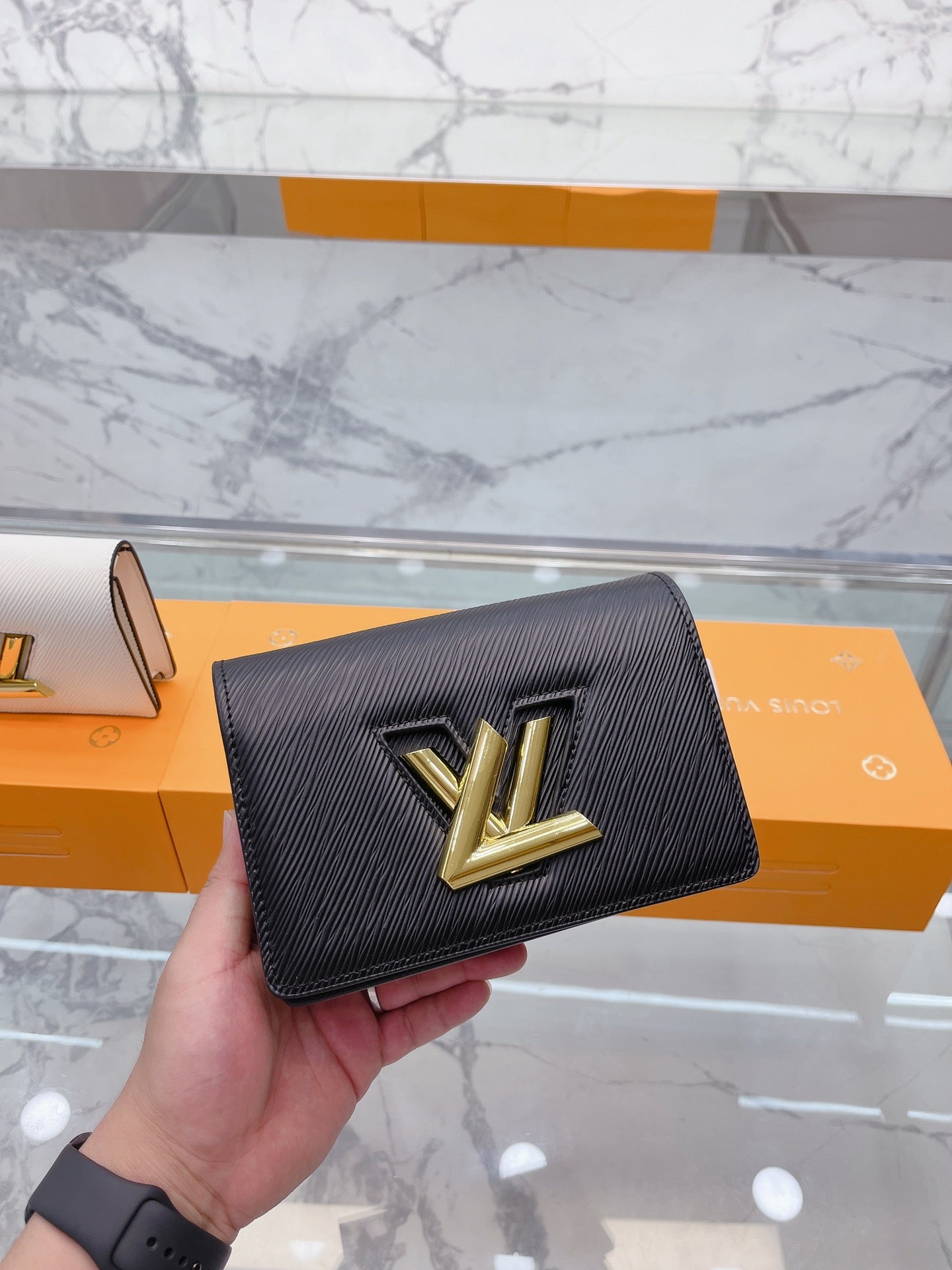 LV-BAG097