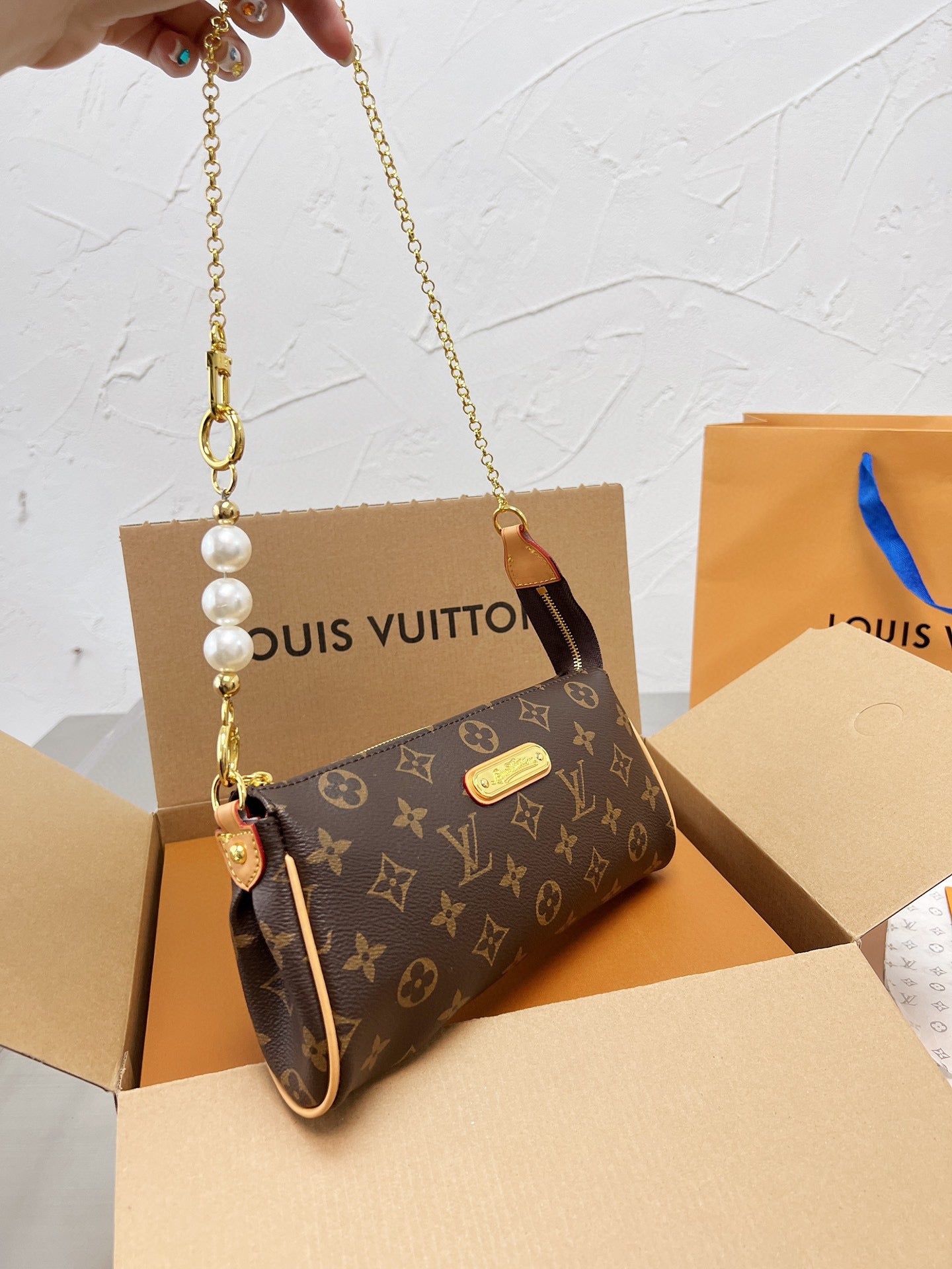 LV-BAG126